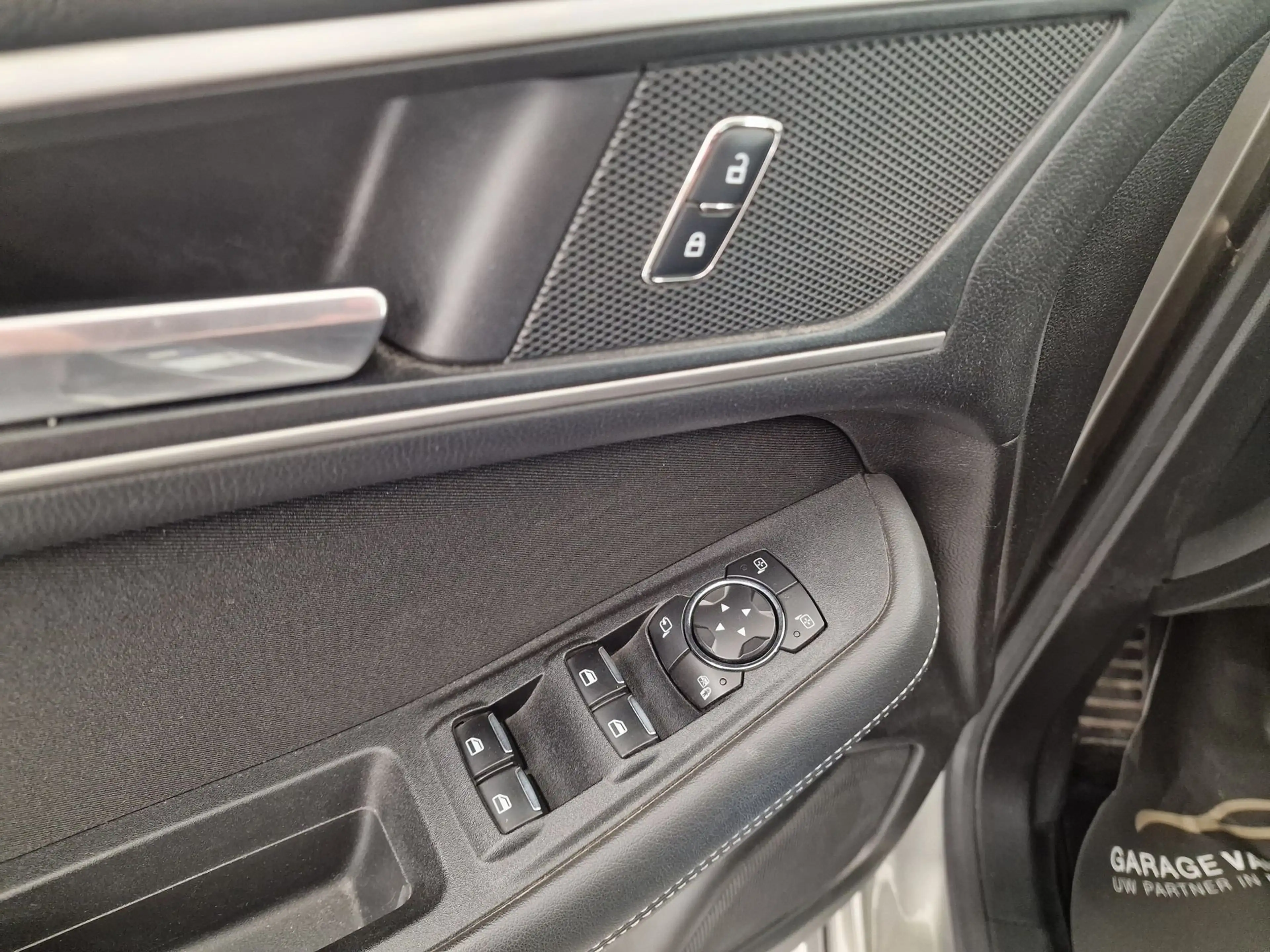 Ford S-Max TITANIUM BENZINE-PANO DAK-GPS — photo 9