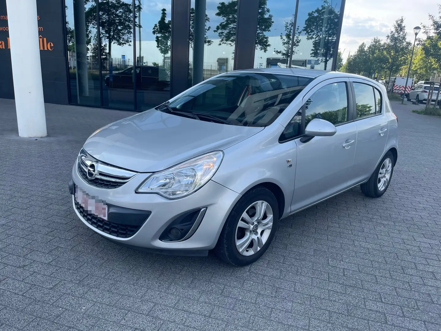 Opel Corsa 1.2i Edition 150 ADAM - 1