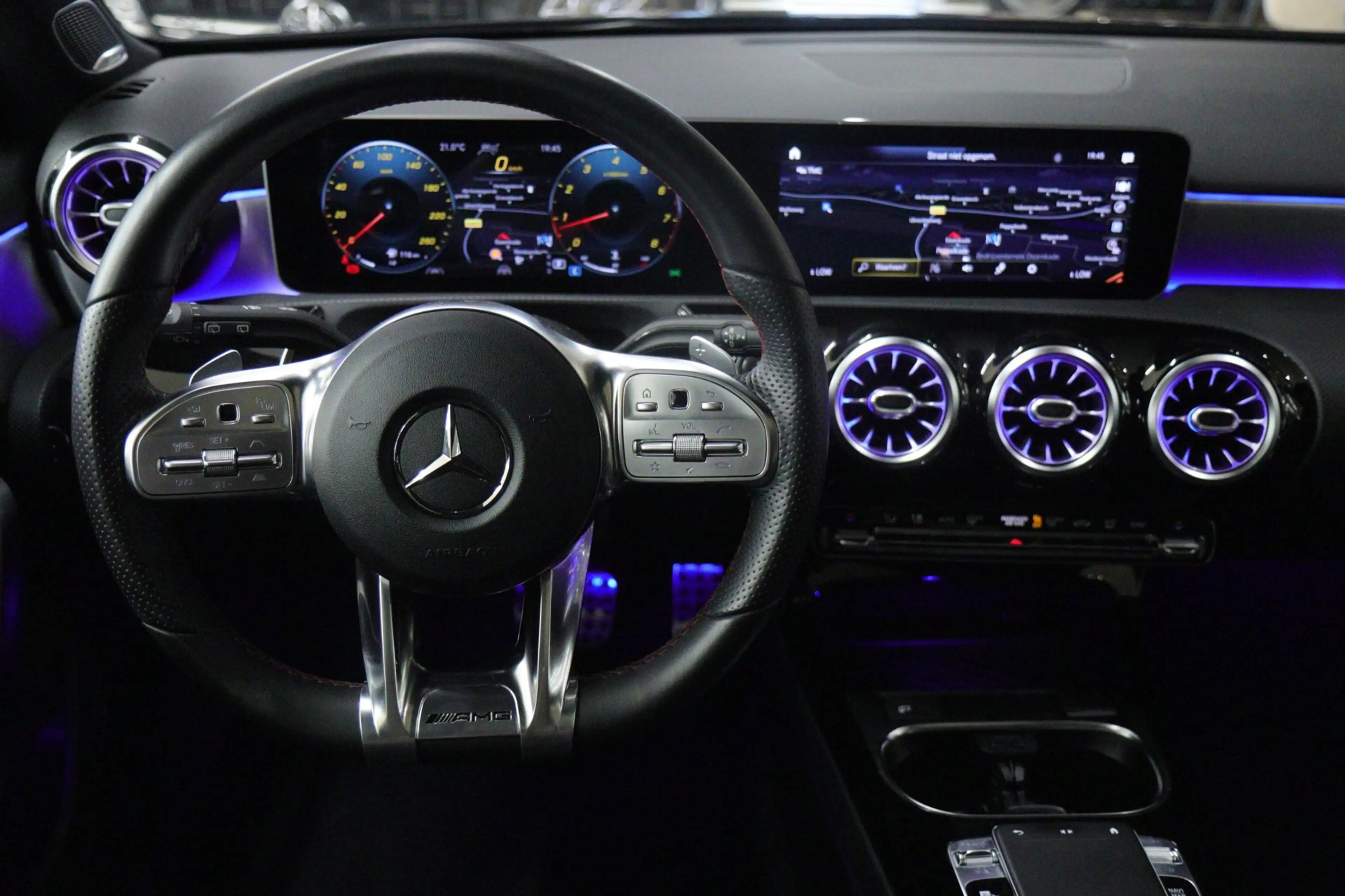 Mercedes-Benz A 220 4MATIC AMG-LINE PANO/BURM/SFEER/360CAM/KEYLESS/VOL — photo 9