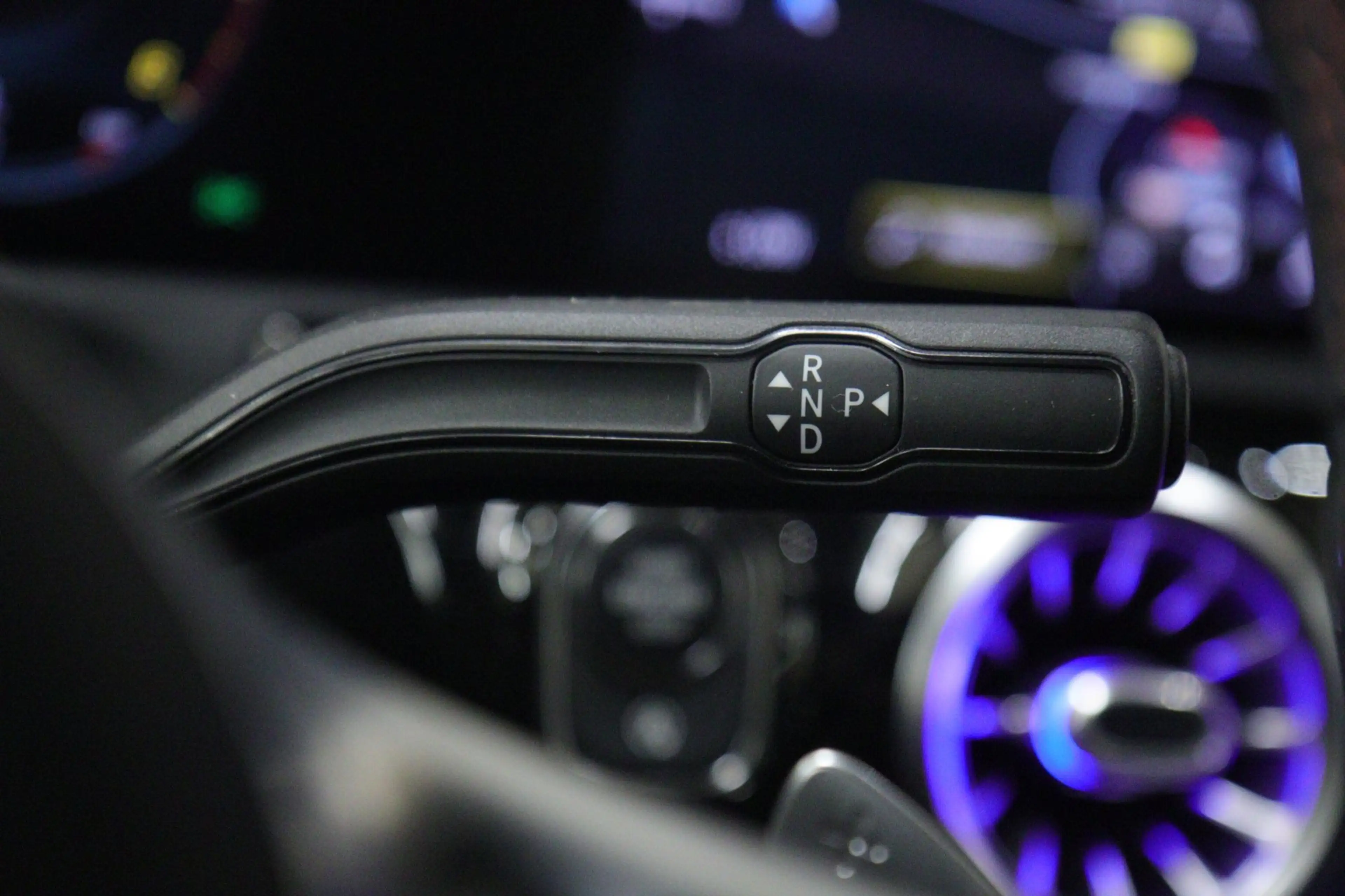 Mercedes-Benz A 220 4MATIC AMG-LINE PANO/BURM/SFEER/360CAM/KEYLESS/VOL — photo 20