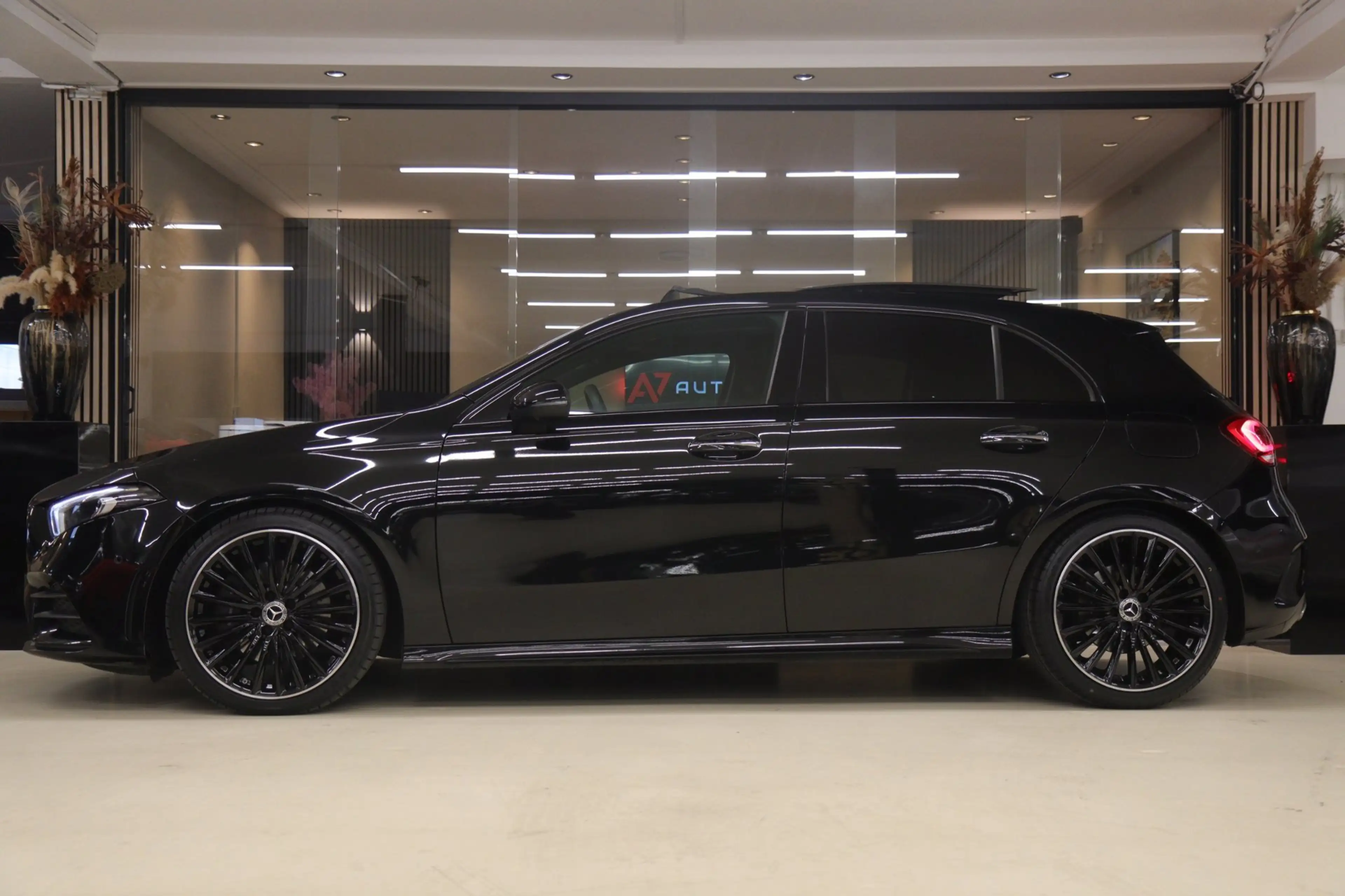 Mercedes-Benz A 220 4MATIC AMG-LINE PANO/BURM/SFEER/360CAM/KEYLESS/VOL — photo 38
