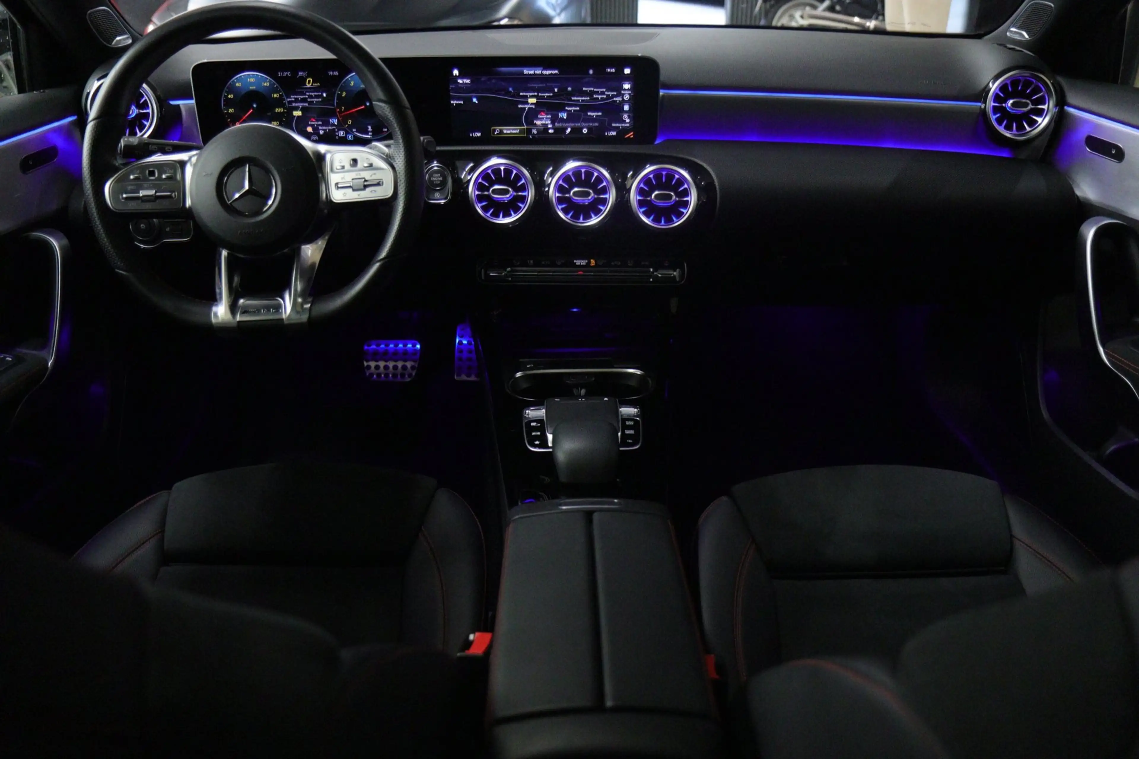 Mercedes-Benz A 220 4MATIC AMG-LINE PANO/BURM/SFEER/360CAM/KEYLESS/VOL — photo 8