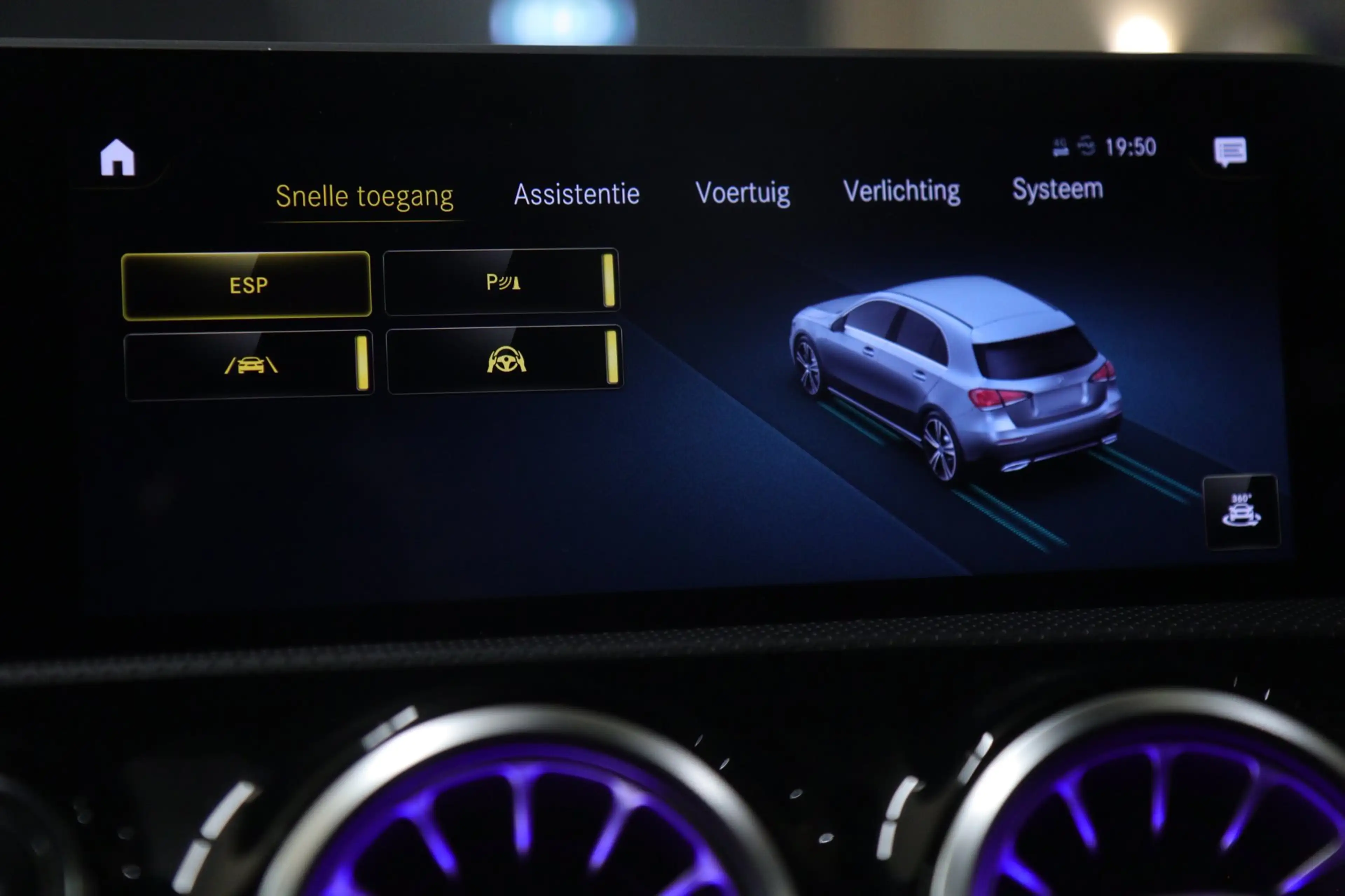 Mercedes-Benz A 220 4MATIC AMG-LINE PANO/BURM/SFEER/360CAM/KEYLESS/VOL — photo 34