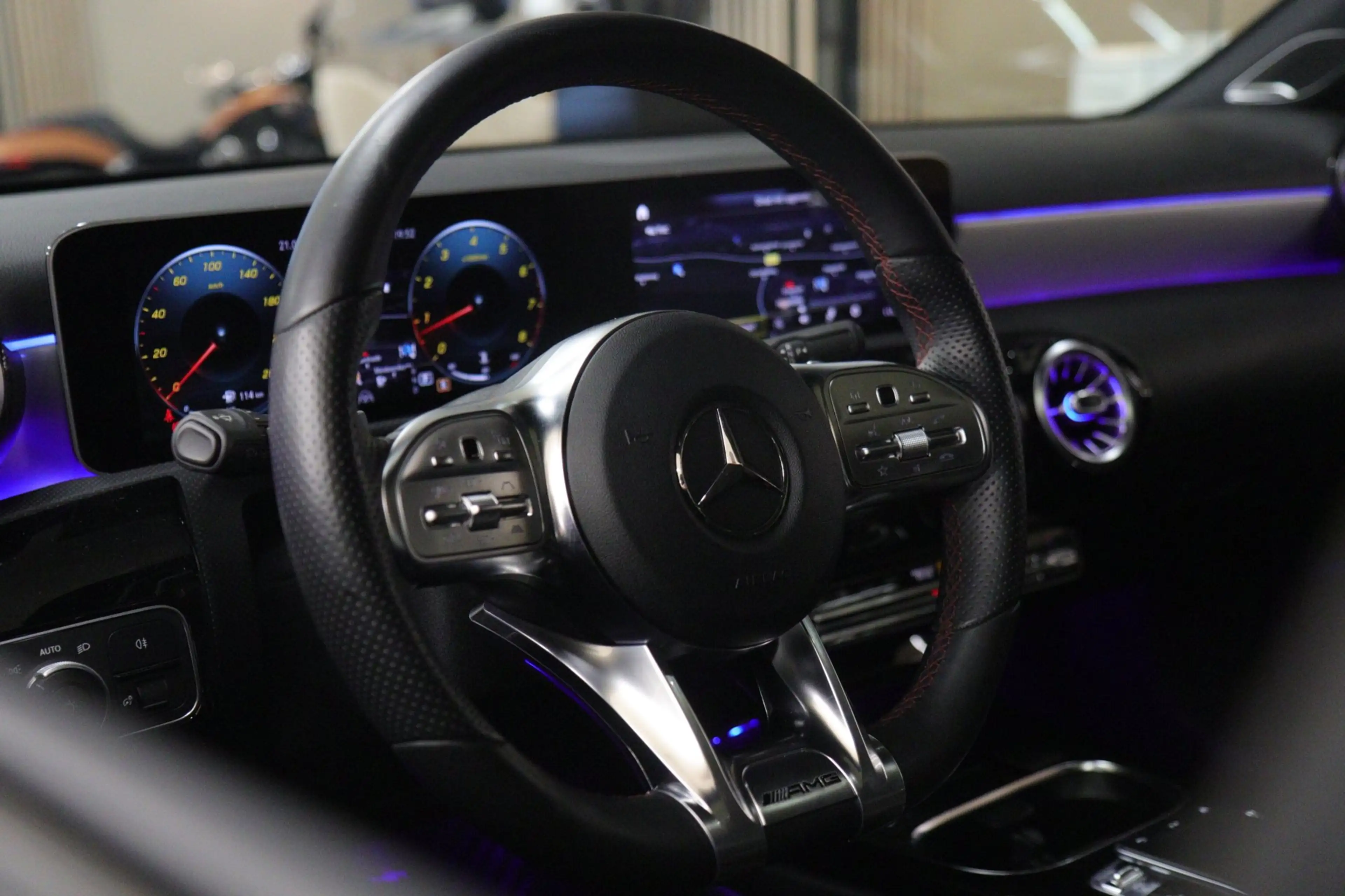 Mercedes-Benz A 220 4MATIC AMG-LINE PANO/BURM/SFEER/360CAM/KEYLESS/VOL — photo 37