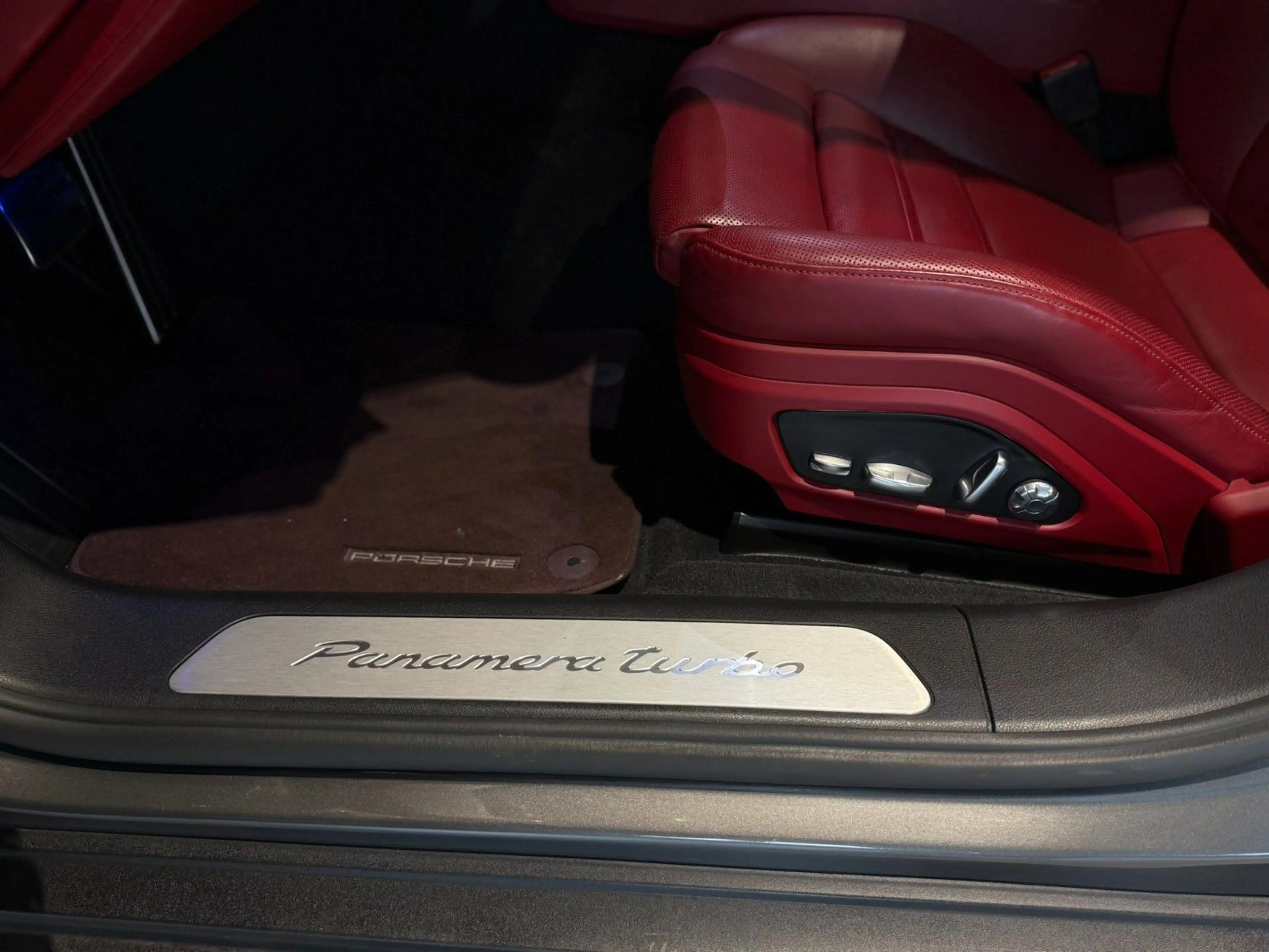 Porsche Panamera Turbo*Approved*Massage*Sitzbel.*Pano* — photo 12