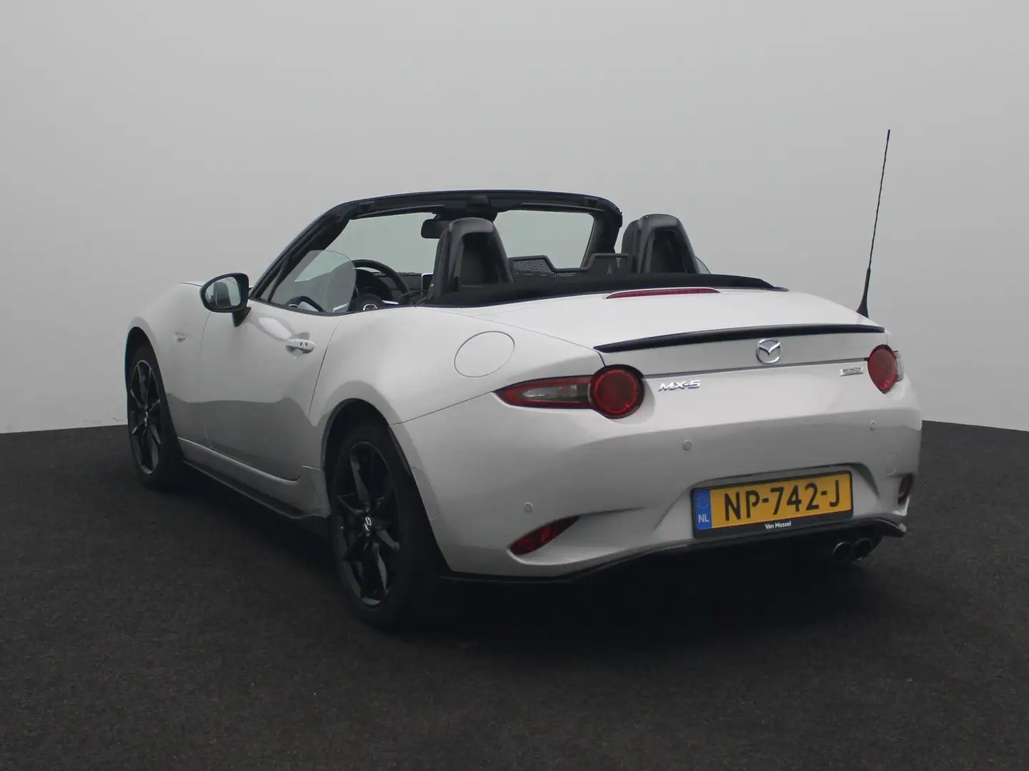 Mazda MX-5 2.0 SkyActiv-G 160pk GT-M | Leder | Xenon | Navi | Alb - 2