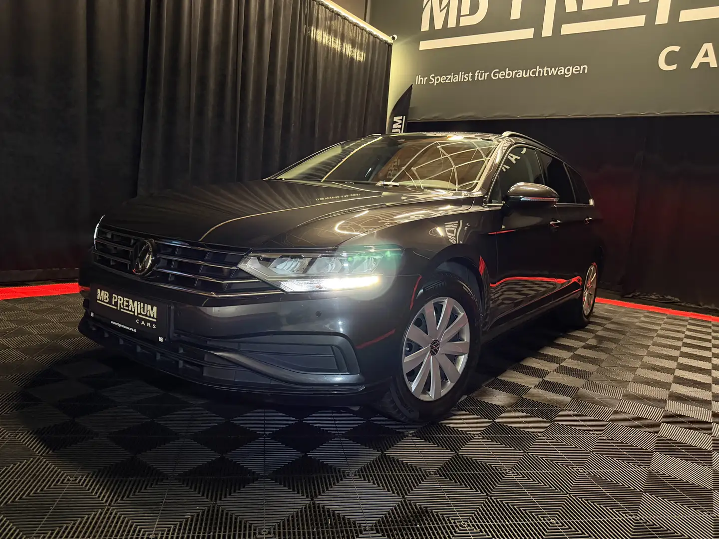 Volkswagen Passat Variant 2L 122 PS *DSG*LED*AHK*KAMERA* Gris - 2