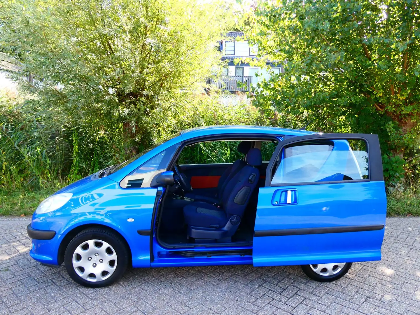 Peugeot 1007 1.6-16V 110pk Gentry Automaat 2e eig. Clima Trekha Blau - 2