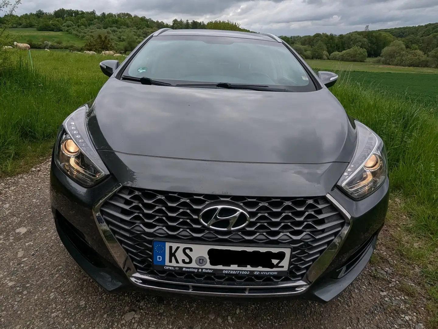 Hyundai i40 Kombi blue 1.6 CRDi Space, 2 J.Garantie, Navi, SHG Šedá - 2
