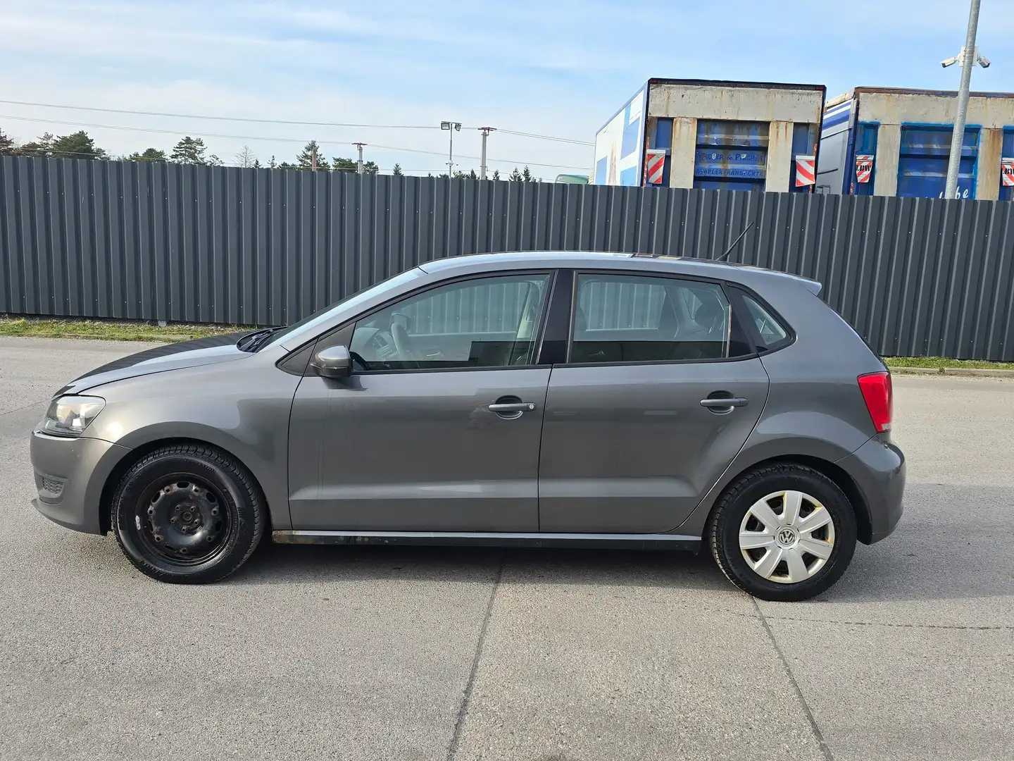 Volkswagen Polo Trendline 1,2 Klima*Pickerl 04/2026 inkl. Grijs - 2