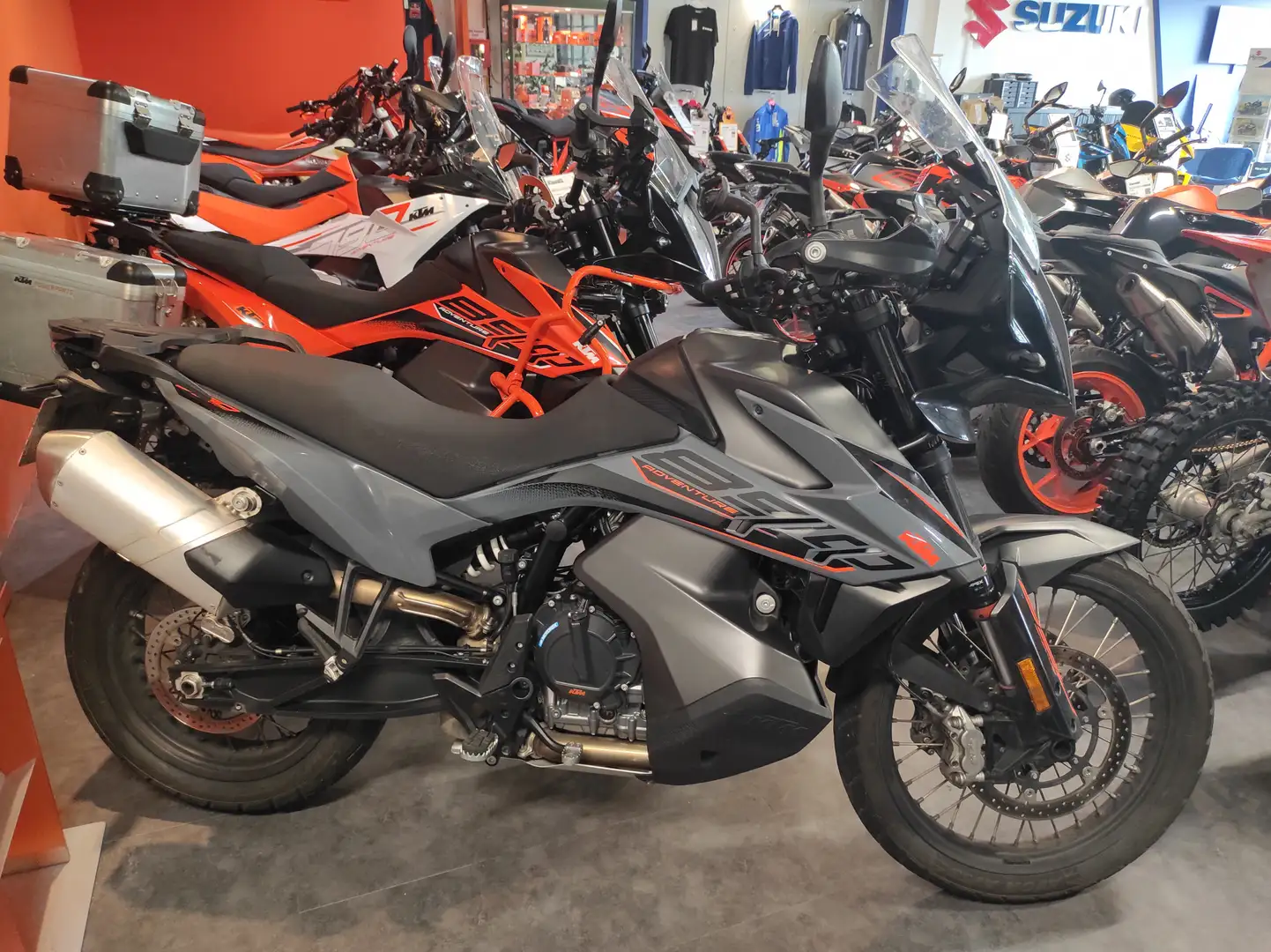 KTM 890 Adventure - 1