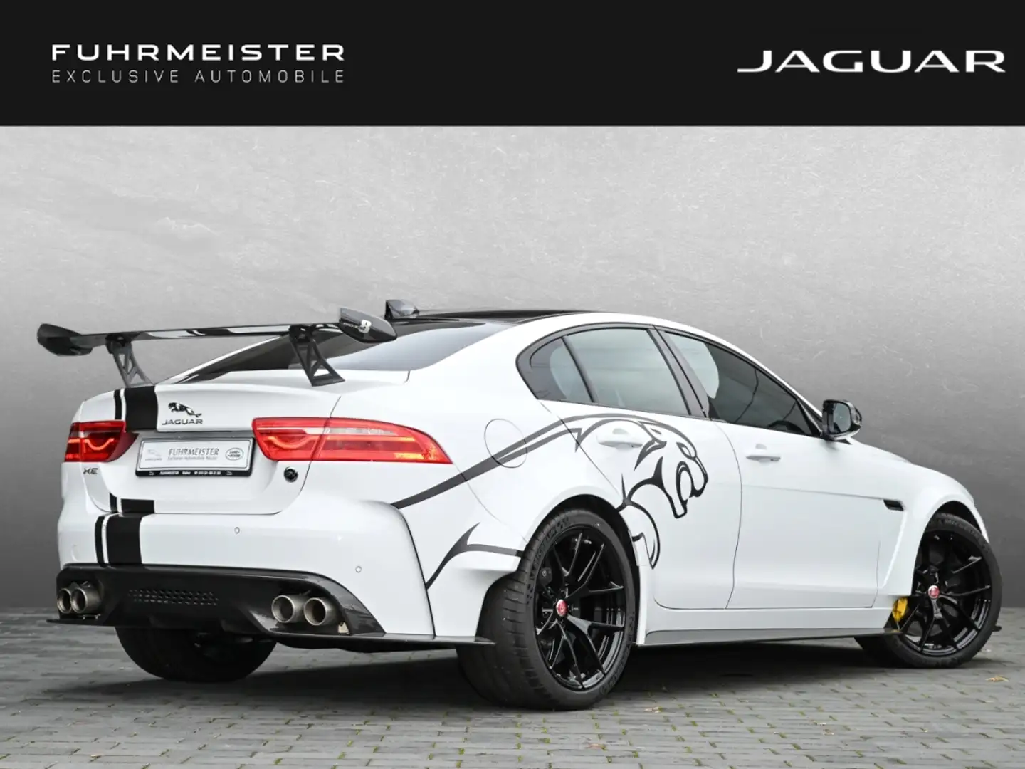 Jaguar XE Project 8 Track Pack 1 of 300 Deutsche Zulassung Bianco - 2