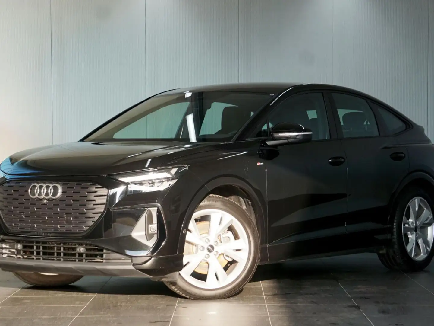 Audi Q4 e-tron Q4 Sportback 40 e-tron 150kW Bluetooth Navi LED Negru - 2