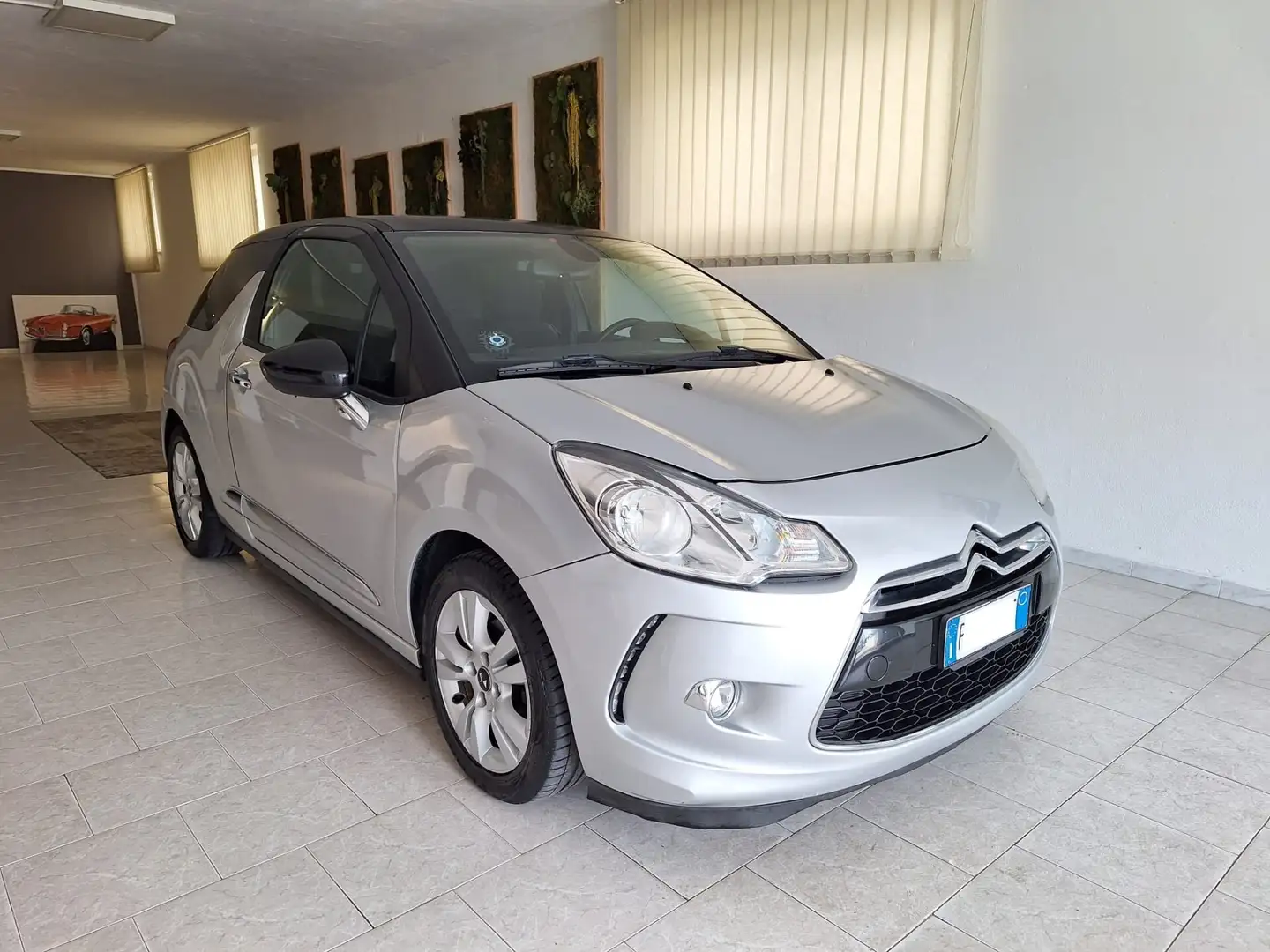 DS Automobiles DS 3 DS 3 BlueHDi 75 So Chic Grigio - 2