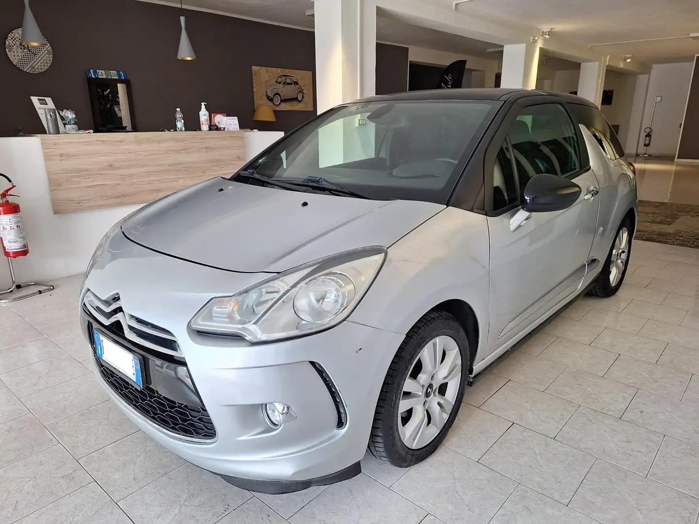 DS Automobiles DS 3 DS 3 BlueHDi 75 So Chic Grigio - 1