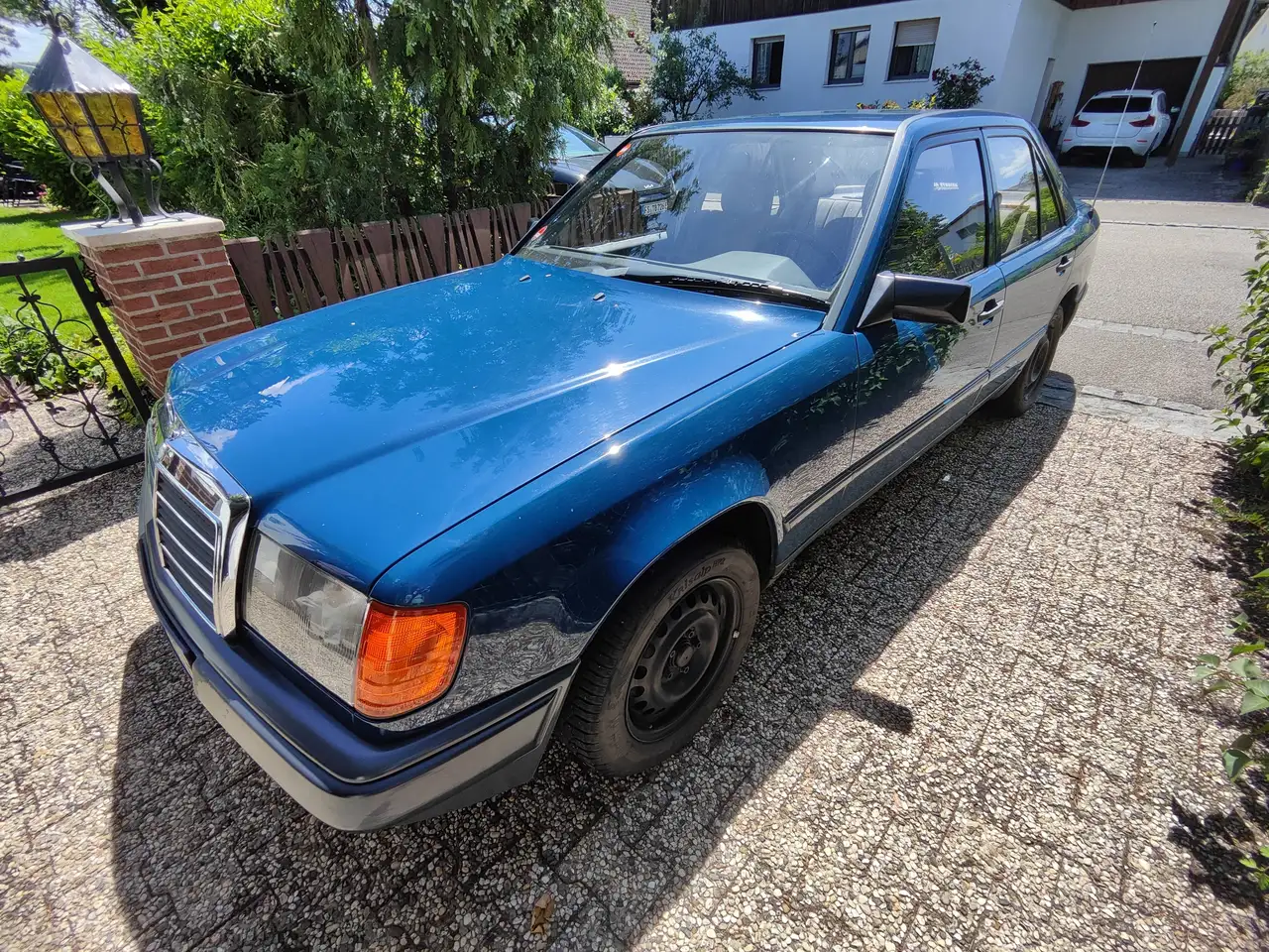 Mercedes-Benz E 200 200 D, foto 2