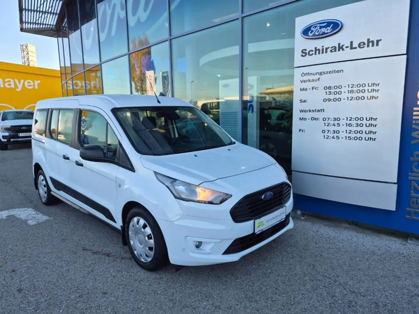 Ford Tourneo TOU CON EBLUE 100 TREND GRA.TO White - 1