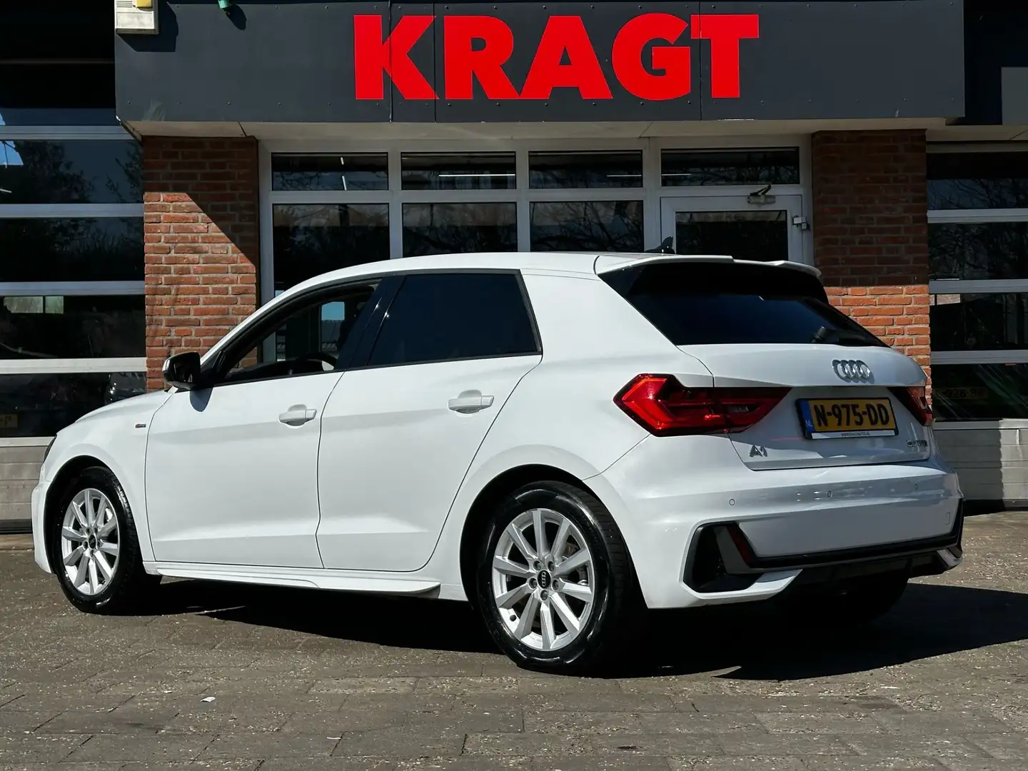 Audi A1 Sportback Pro Line S 30 TFSI 110 pk - AUTOMAAT - N Wit - 2