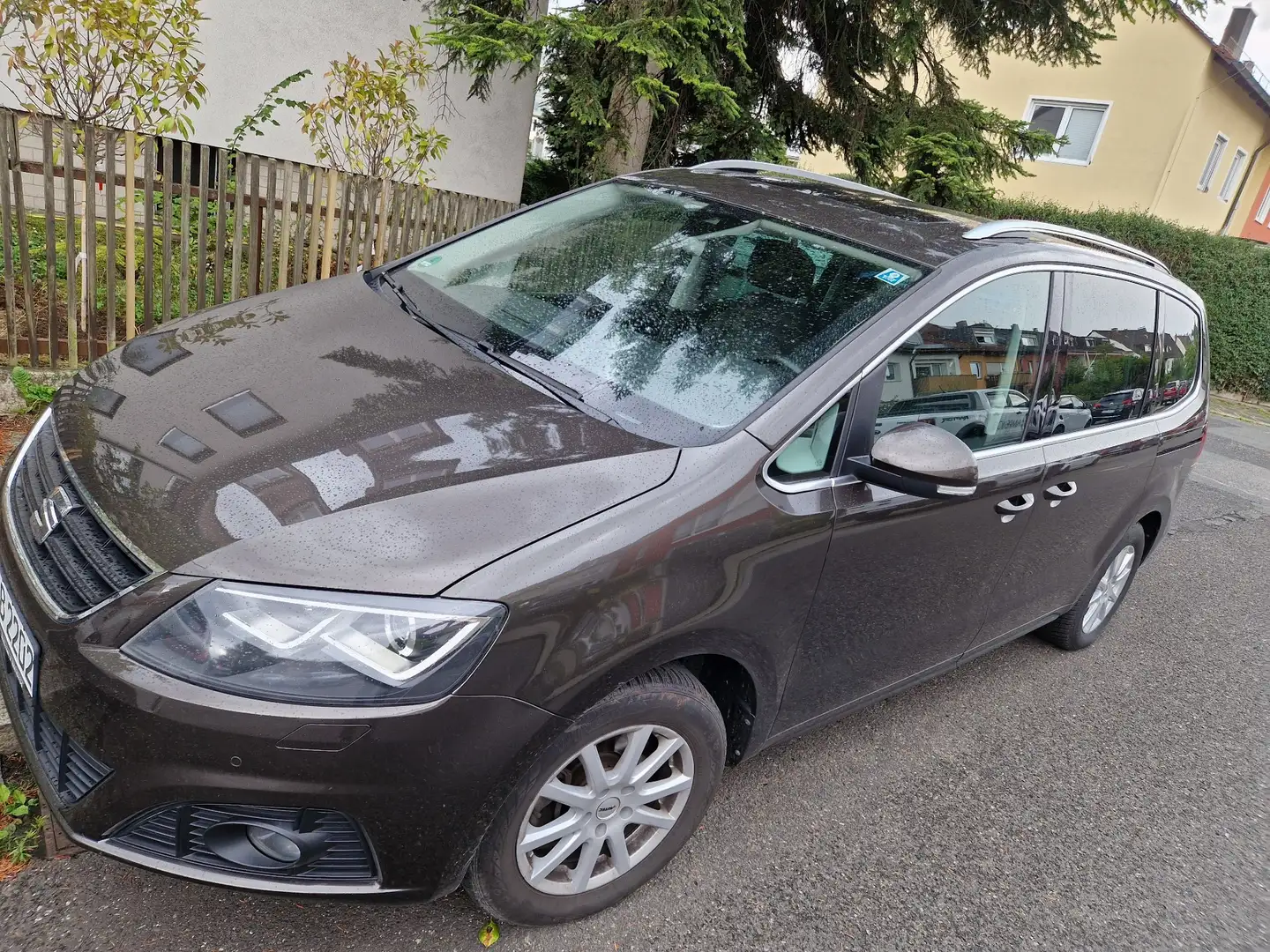 SEAT Alhambra Style Brown - 1
