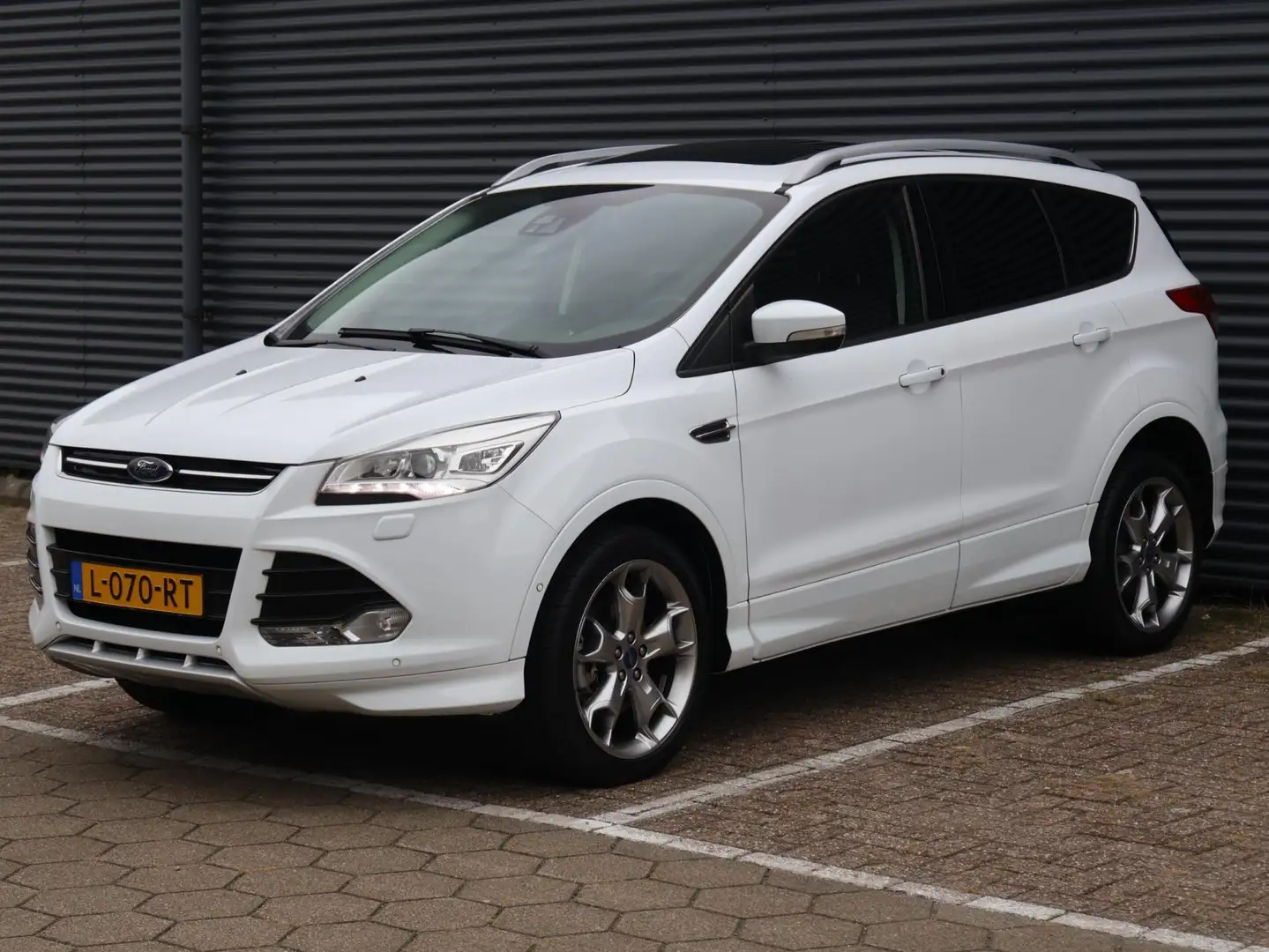 Ford Kuga 1.5 Titanium Styling Pack 4WD|Pano|Autopark|Automa Weiß - 1