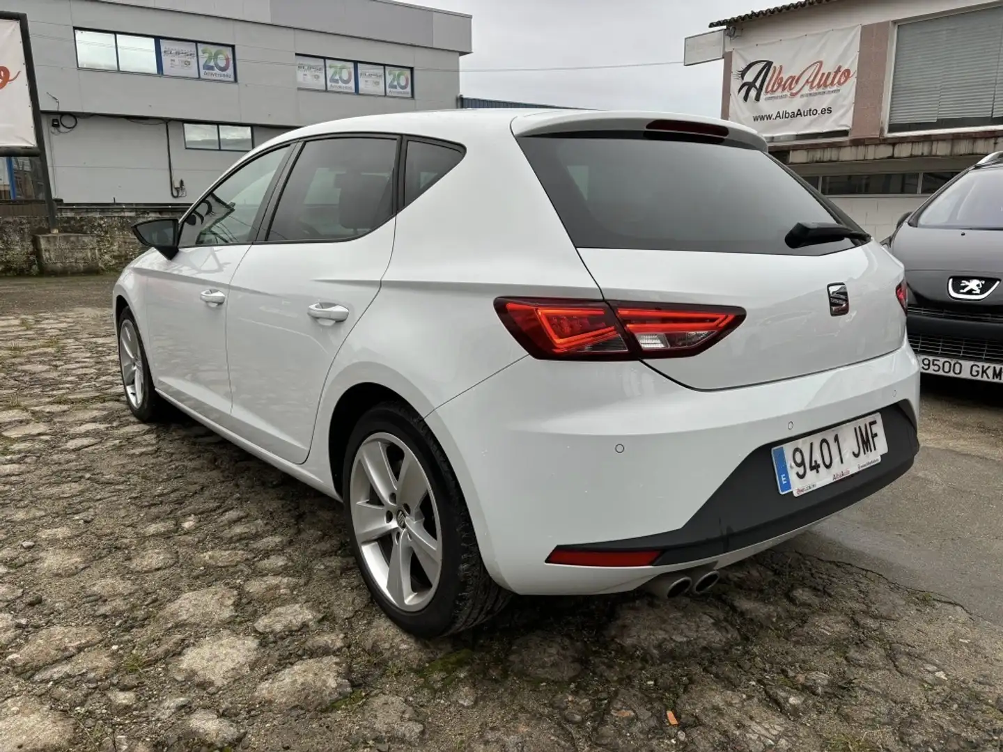 SEAT Leon ST 2.0TDI CR S&S FR 150 Weiß - 2