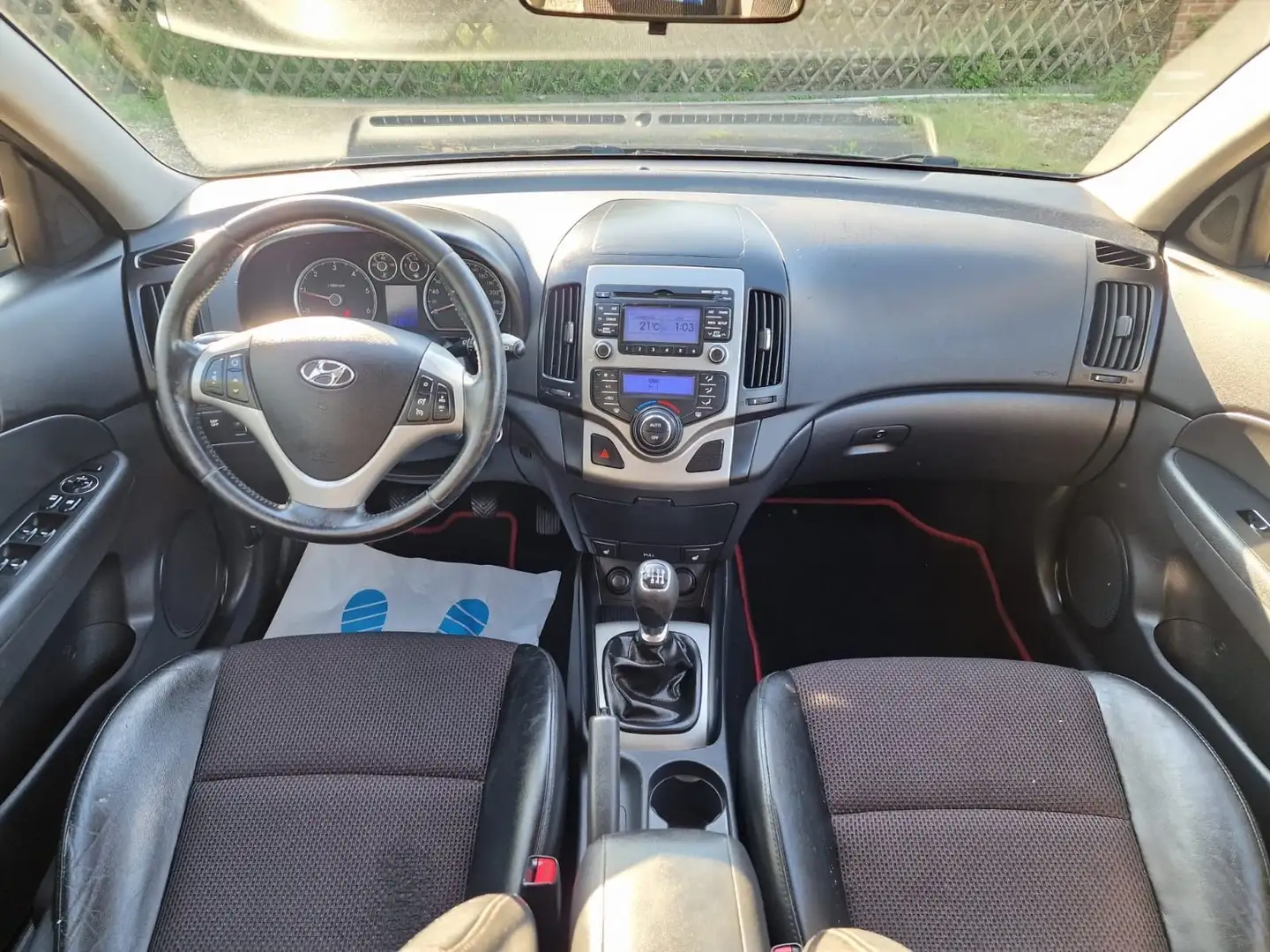 Hyundai i30 1.6 CRDi 66 kW Edition20 /1.Hand Negro - 2