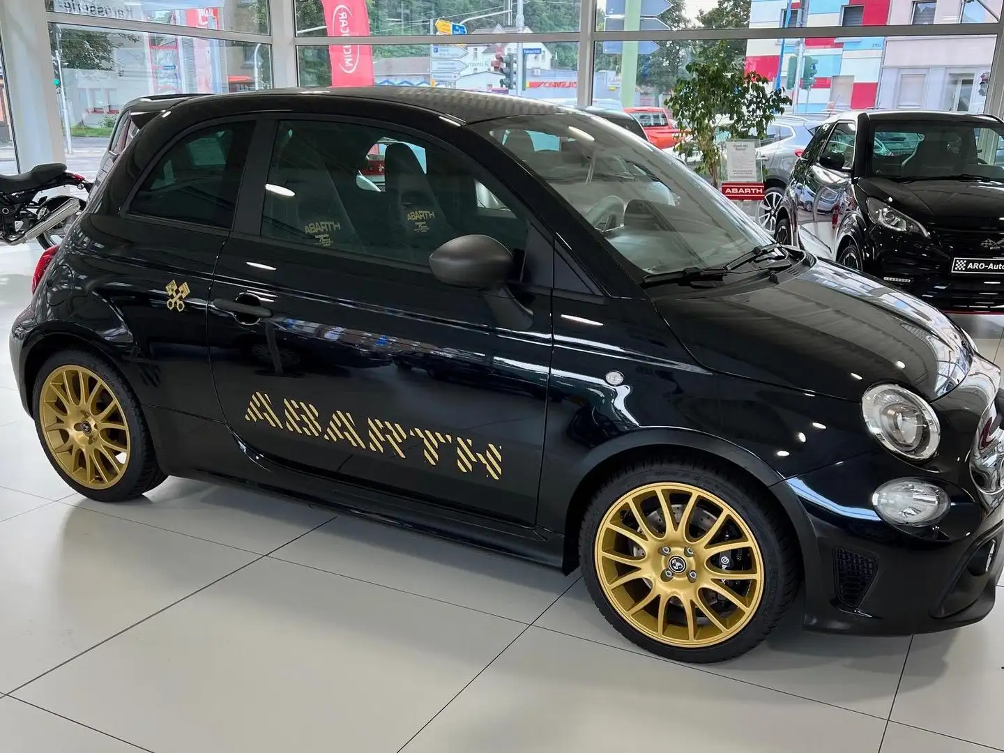 Abarth 695C Anniversario 75 Schwarz - 1