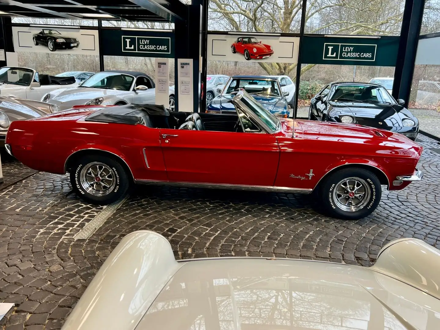 Ford Mustang V8 302 5,0l Cabrio Scheibenbr. Servol. Rot - 2