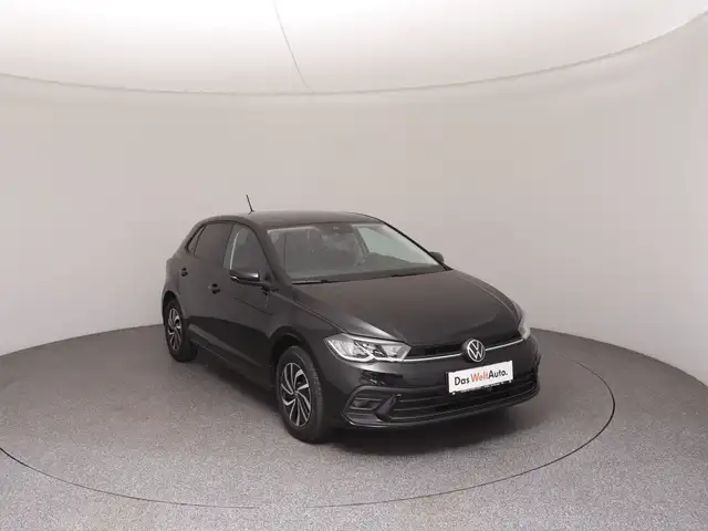 Volkswagen Polo view 2