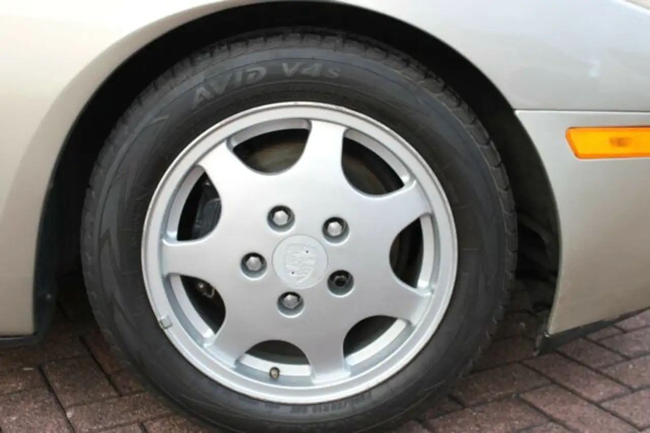 Porsche 944 S 2 Cabriolet, foto 4