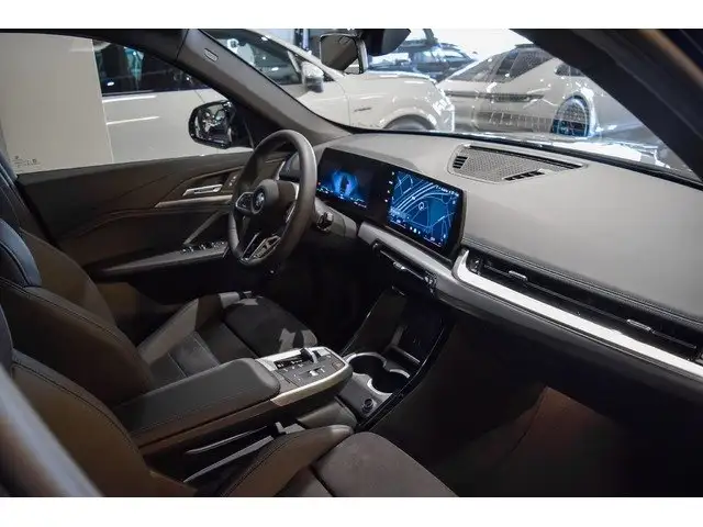 BMW X1 view 4