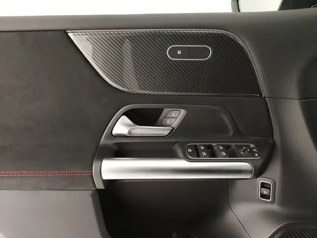 Mercedes-Benz B Class view 13