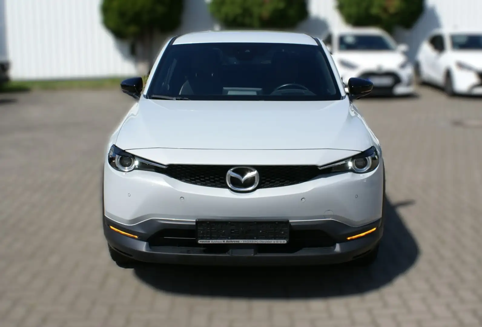 Mazda MX-30 35,5 kWh e-SKYACTIV 145 PS Bílá - 2