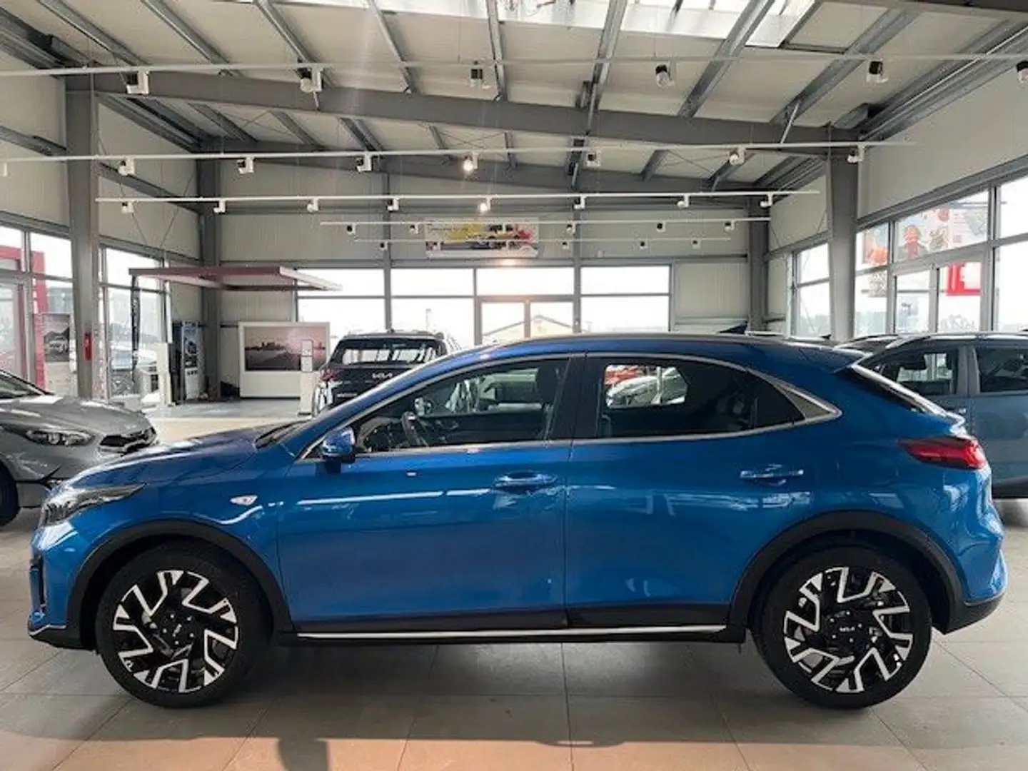 Kia XCeed Vision Blau - 2