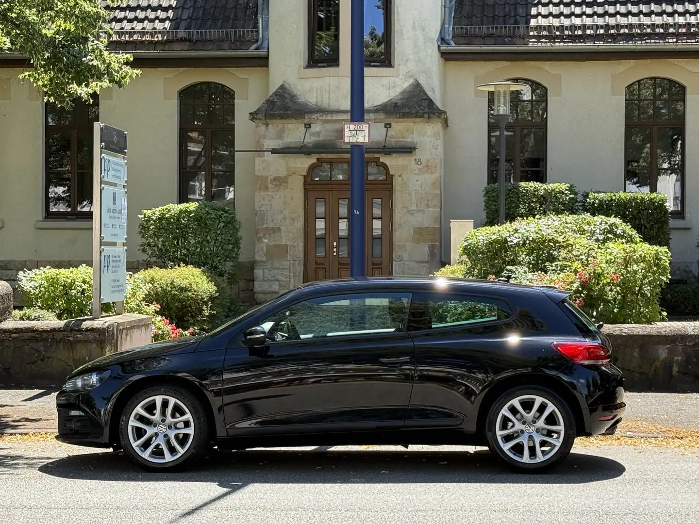Volkswagen Scirocco 2.0 TDI Navi Xenon Schwarz - 2