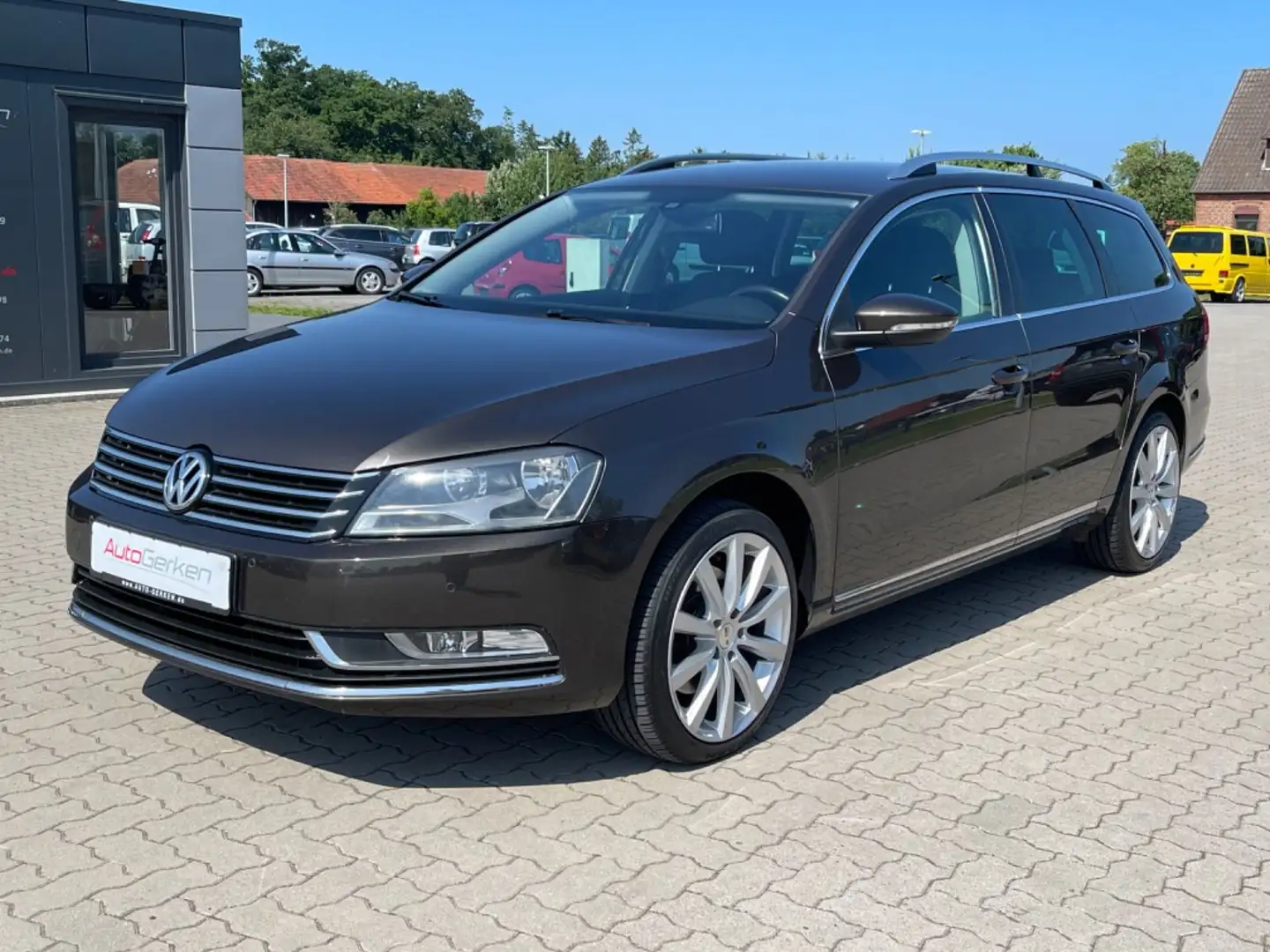 Volkswagen Passat Variant 2.0 TDI Comfortline AHK 2HD Braun - 2