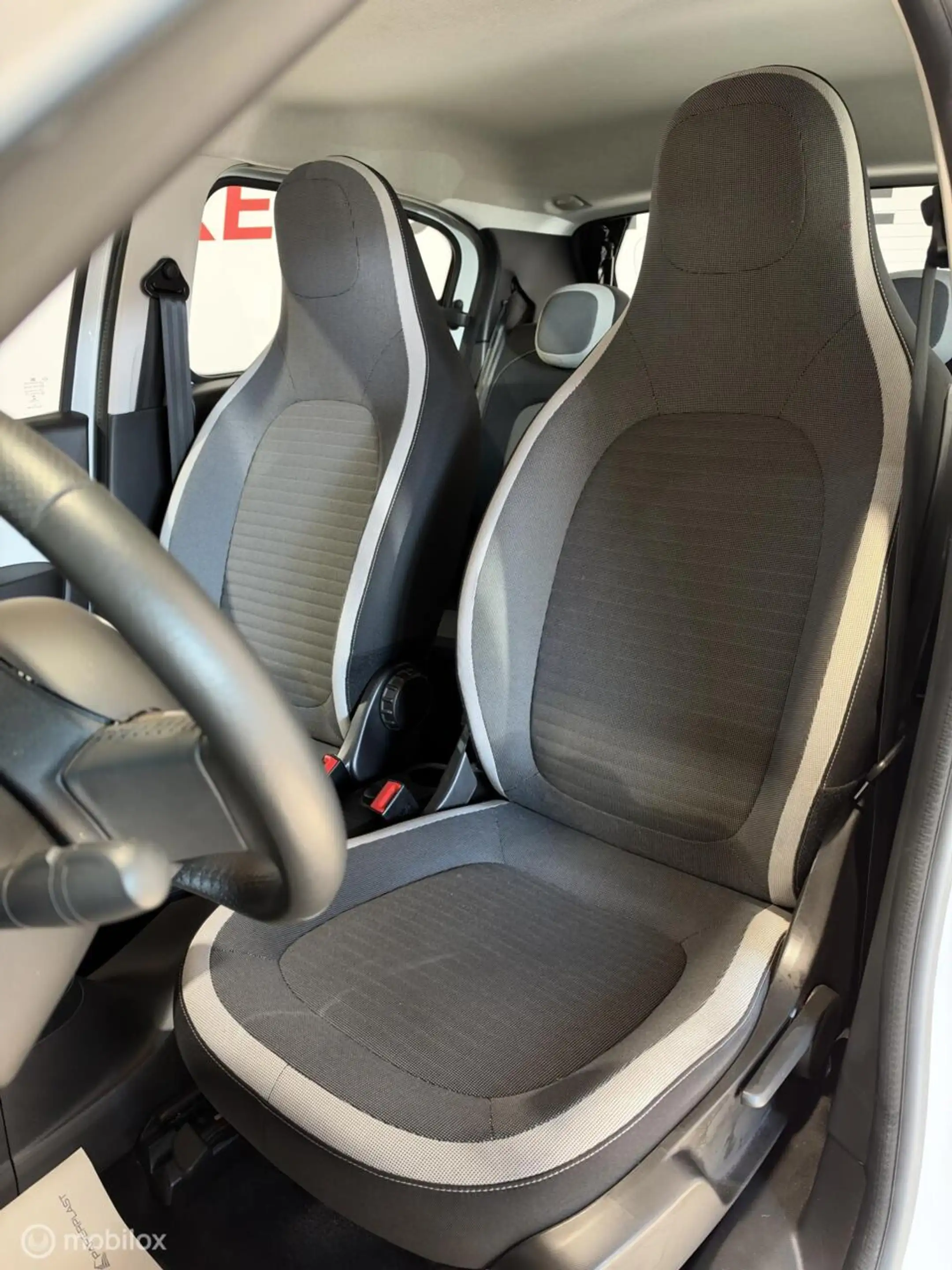 Renault Twingo Limited 1.0 SCe AIRCO/CRUISE/PDC/APK — photo 8