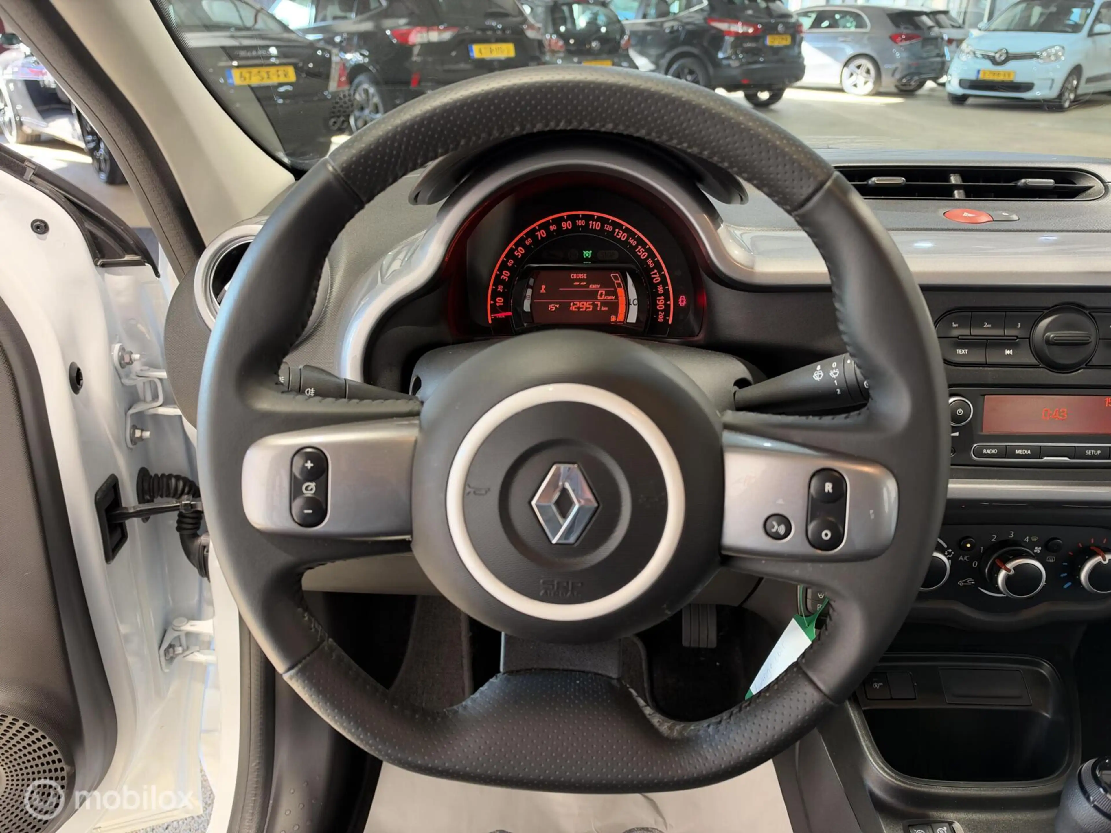 Renault Twingo Limited 1.0 SCe AIRCO/CRUISE/PDC/APK — photo 5