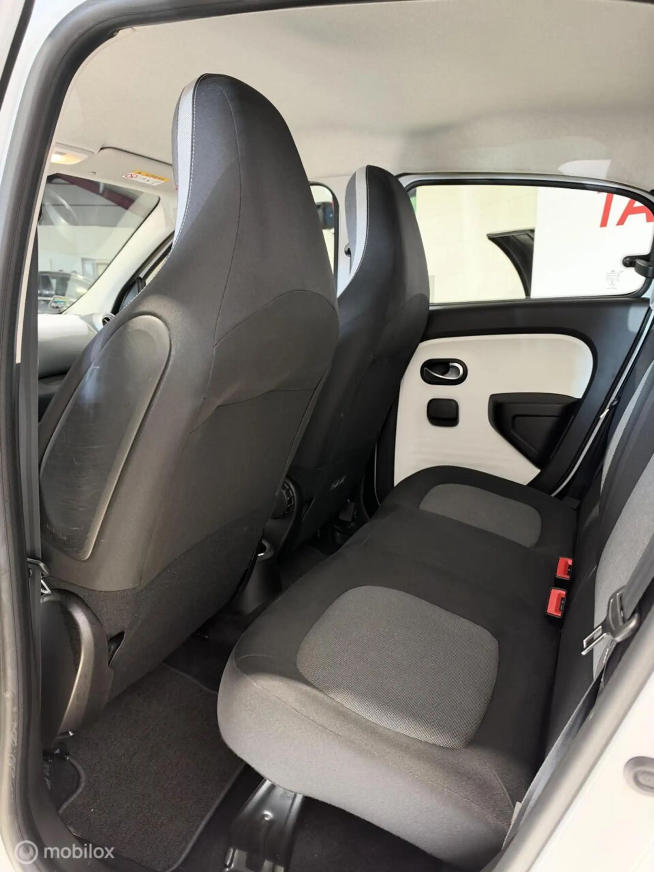 Renault Twingo Limited 1.0 SCe AIRCO/CRUISE/PDC/APK — photo 9