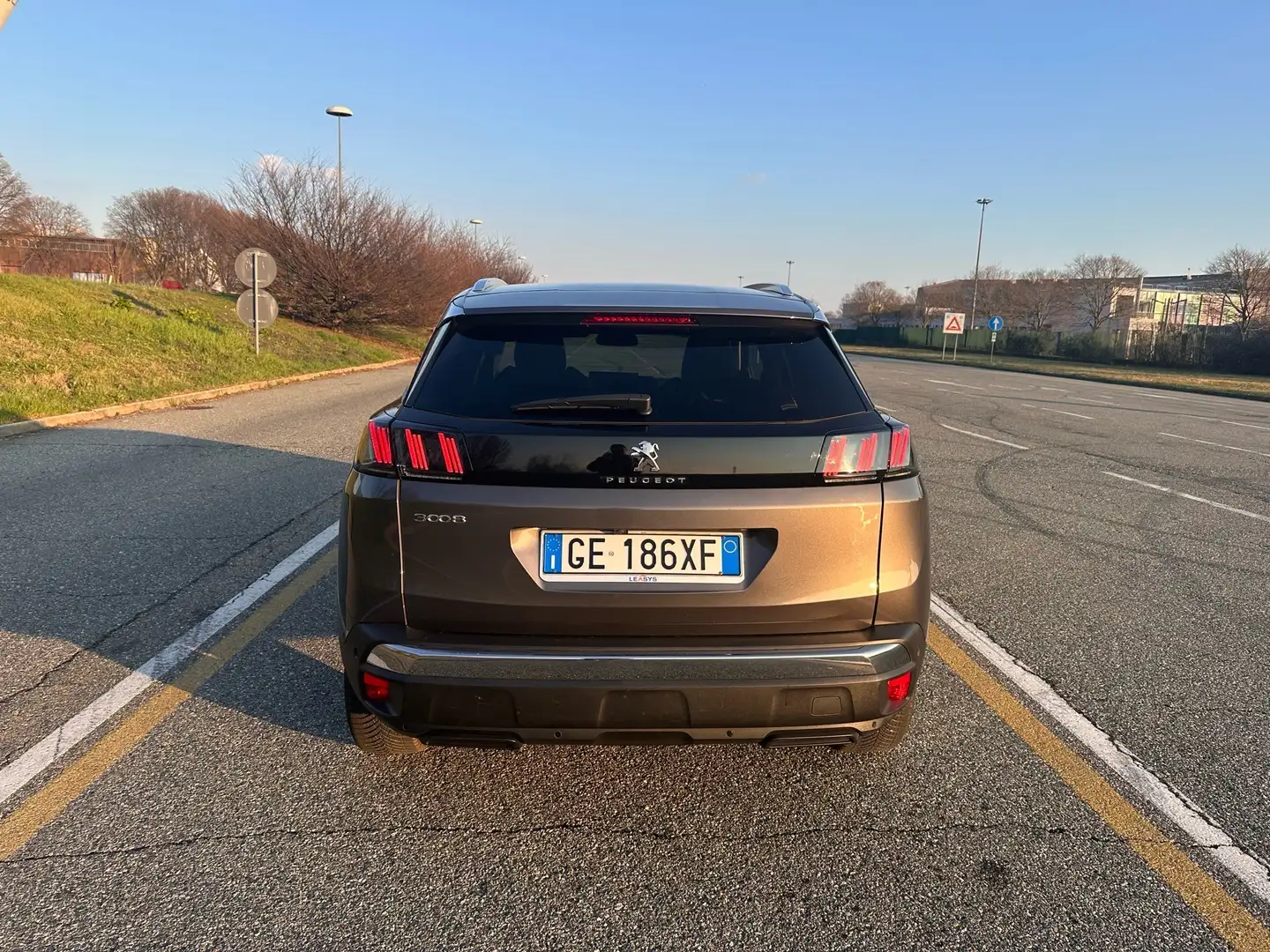 Peugeot 3008 1.5 bluehdi Allure Pack s&s 130cv eat8 Gris - 2