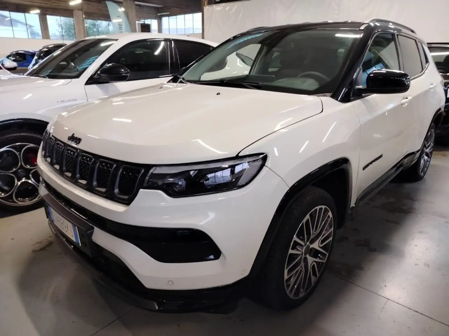 Jeep Compass 1.5 Turbo T4 130 CV MHEV 2WD Summit Blanc - 1
