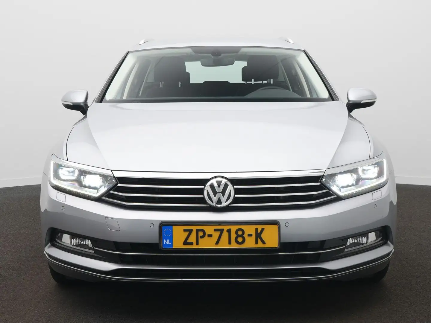 Volkswagen Passat Variant 2.0 TDI Comfortline Business DSG / Adap. Cruise / Gris - 2