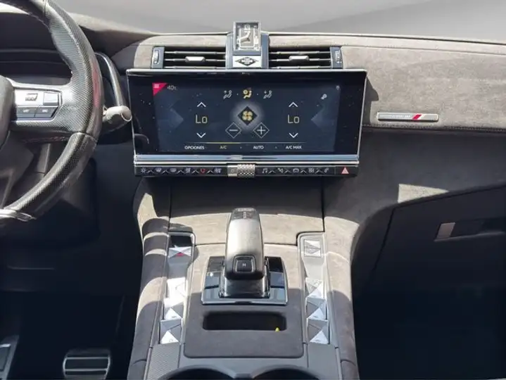 DS 7 Crossback 2022, foto 15