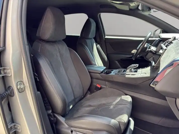 DS 7 Crossback 2022, foto 13