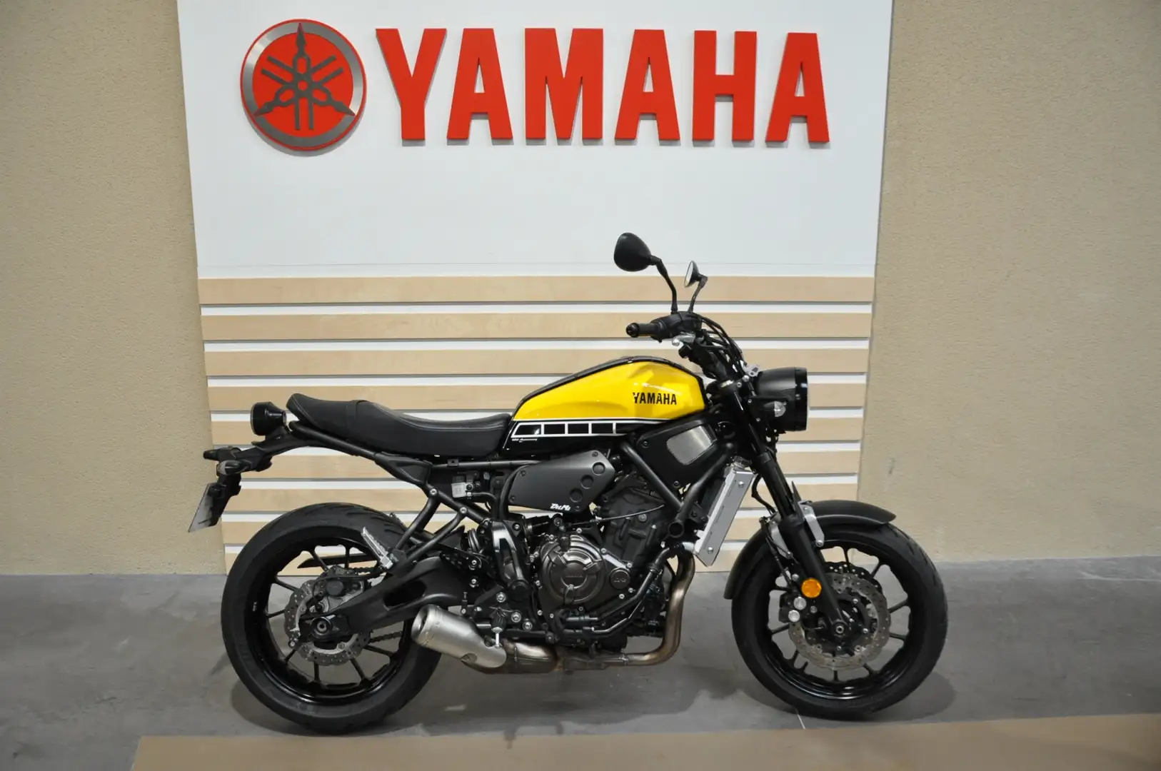Yamaha XSR 700 Sarı - 1