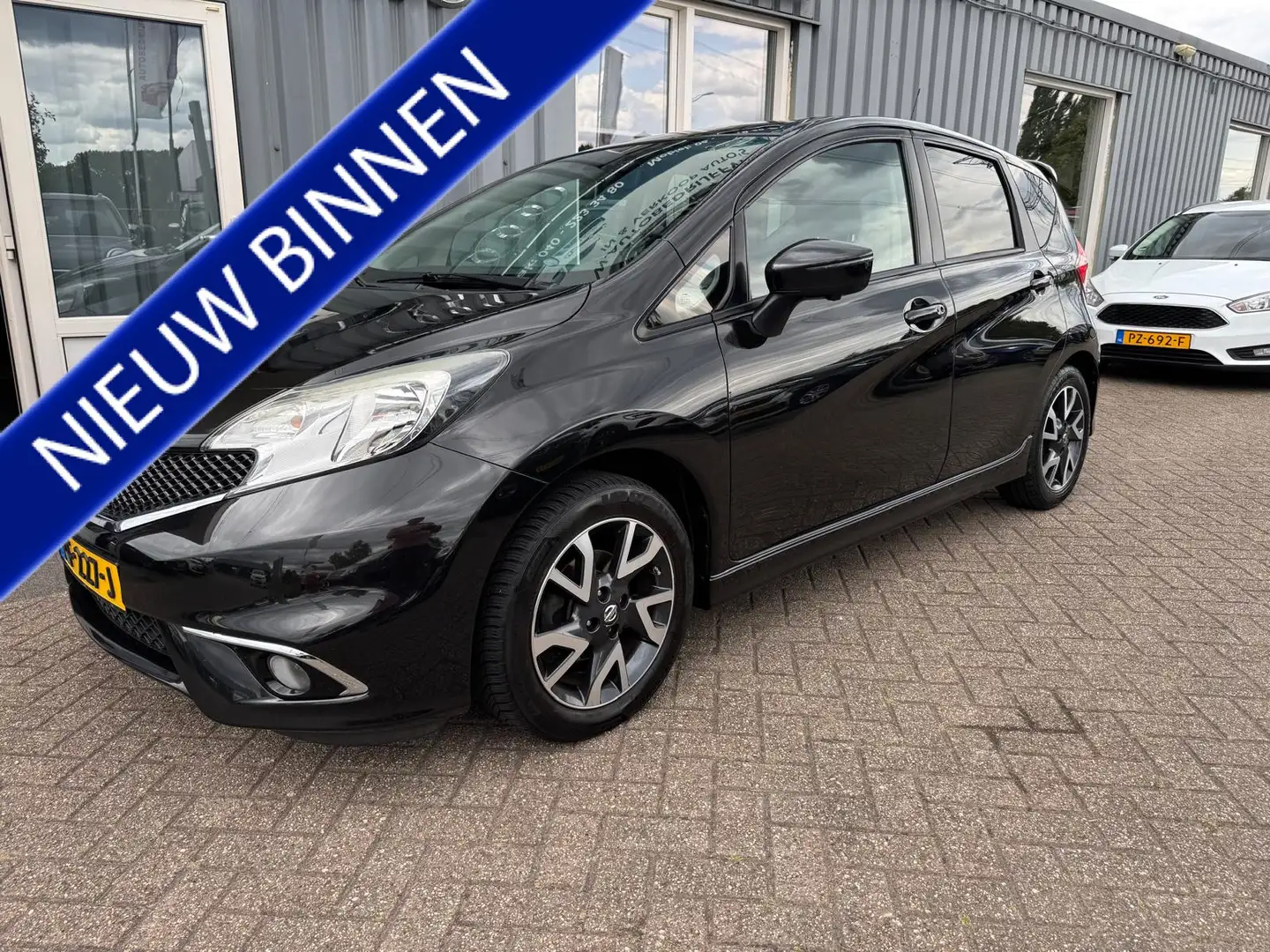 Nissan Note 1.2 DIG-S Tekna Zwart - 1