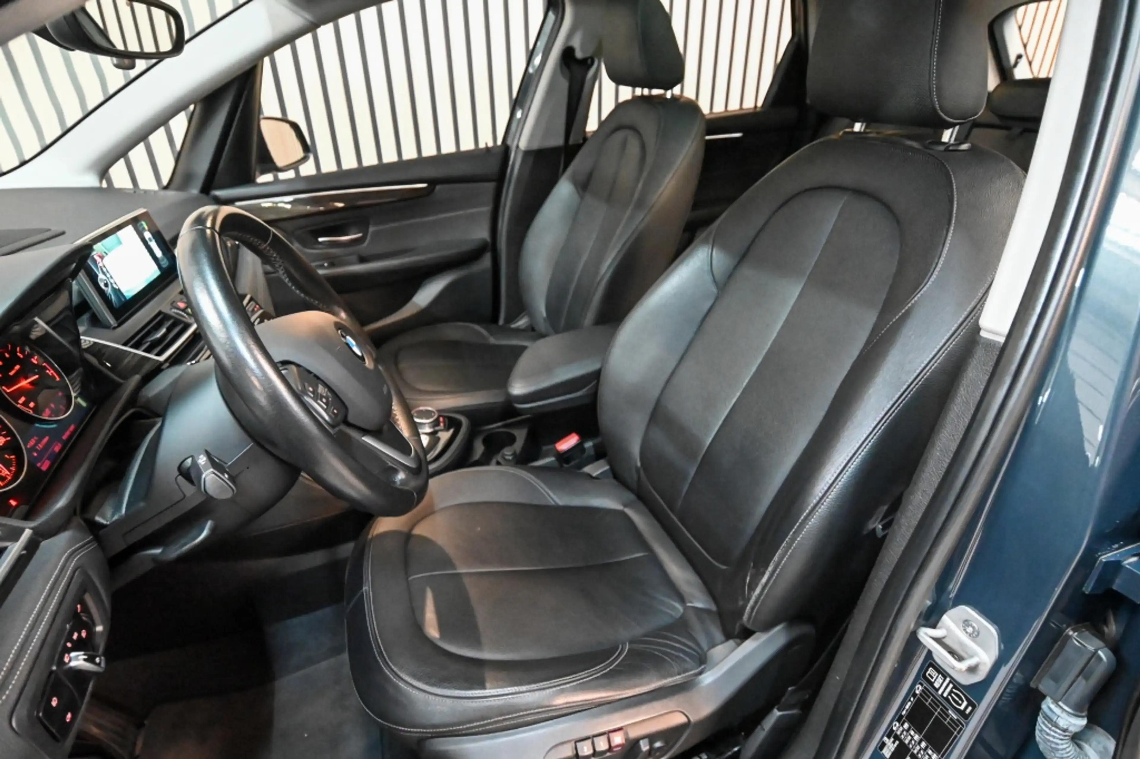 BMW 220 2-serie Active Tourer 220i Luxury | PANO | HUD | S — photo 6