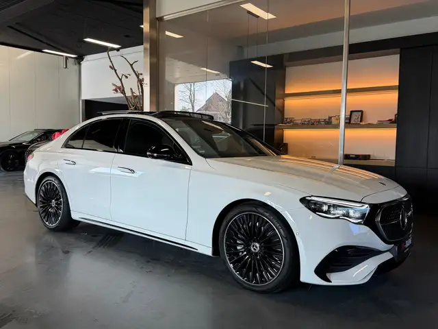 Mercedes-Benz E 200 AMG Night Edition 2024 garantie Panorama Sfeerverl