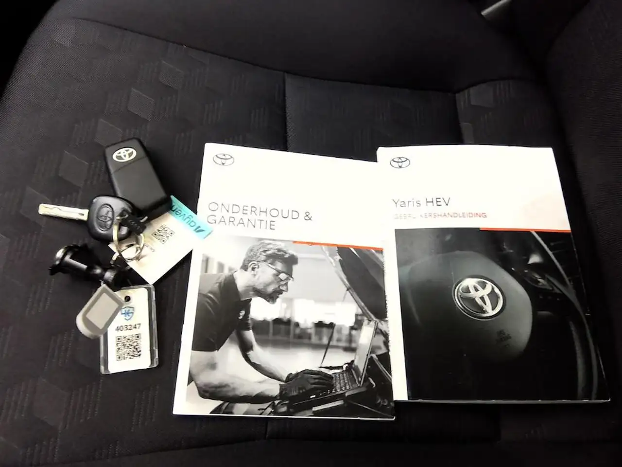 Toyota Yaris 1.5 HYBRID 115 ACTIVE I AUTOMAAT I APPLE CARPLAY I, миниатюра 7