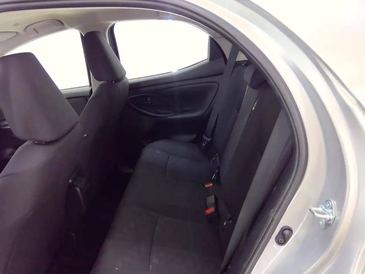 Toyota Yaris 1.5 HYBRID 115 ACTIVE I AUTOMAAT I APPLE CARPLAY I, миниатюра 6